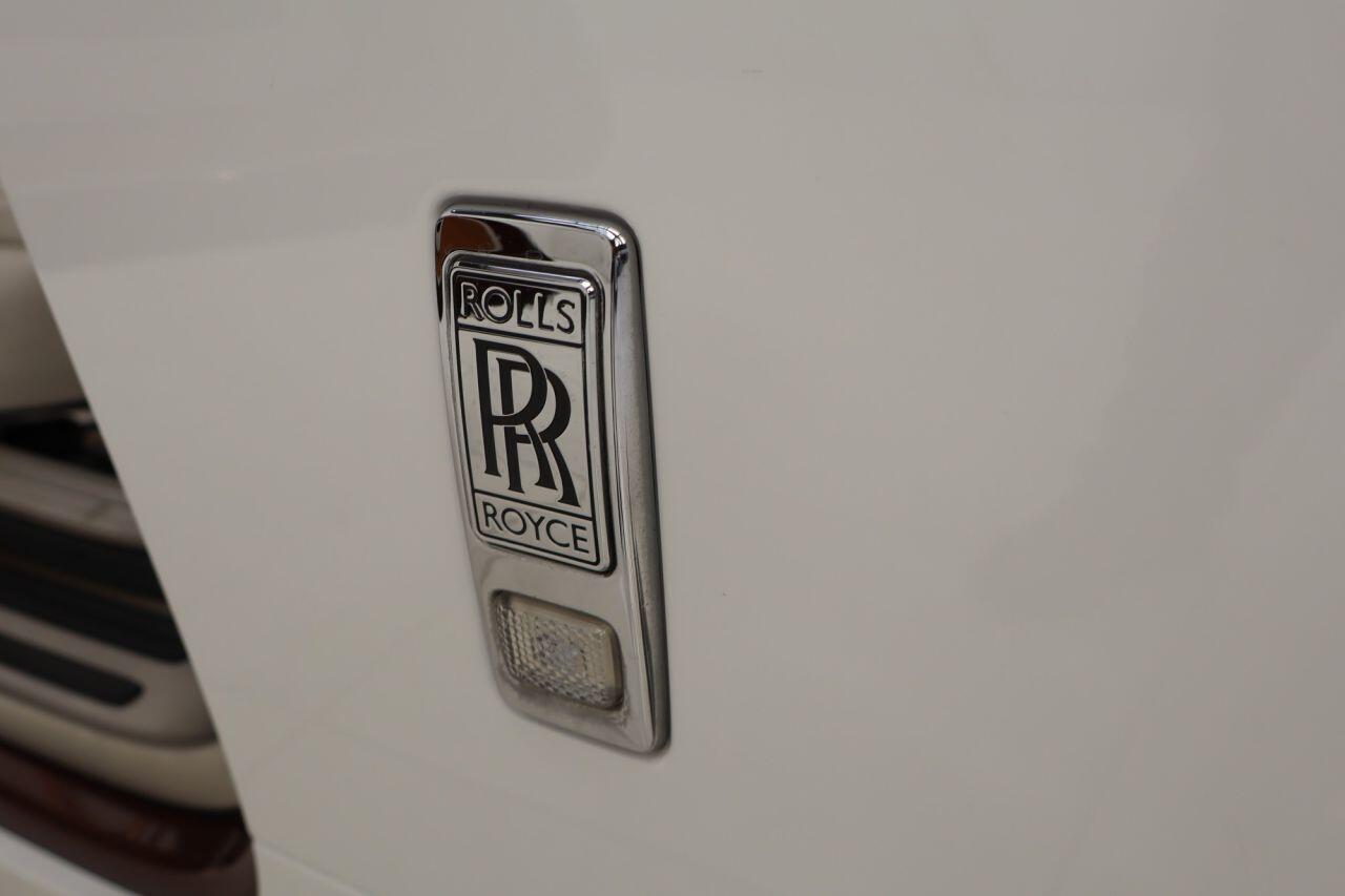Rolls-Royce Dawn view 25