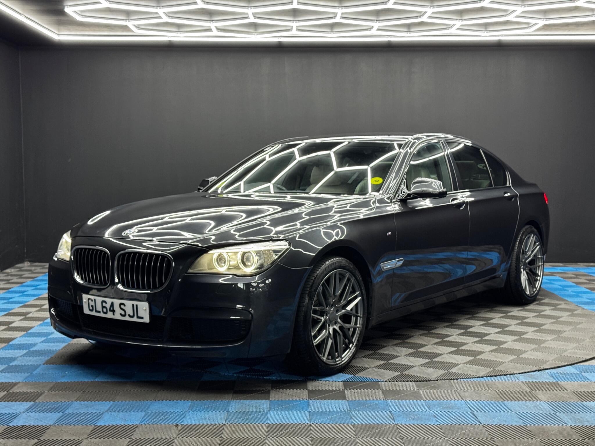 BMW 7 Series view 3