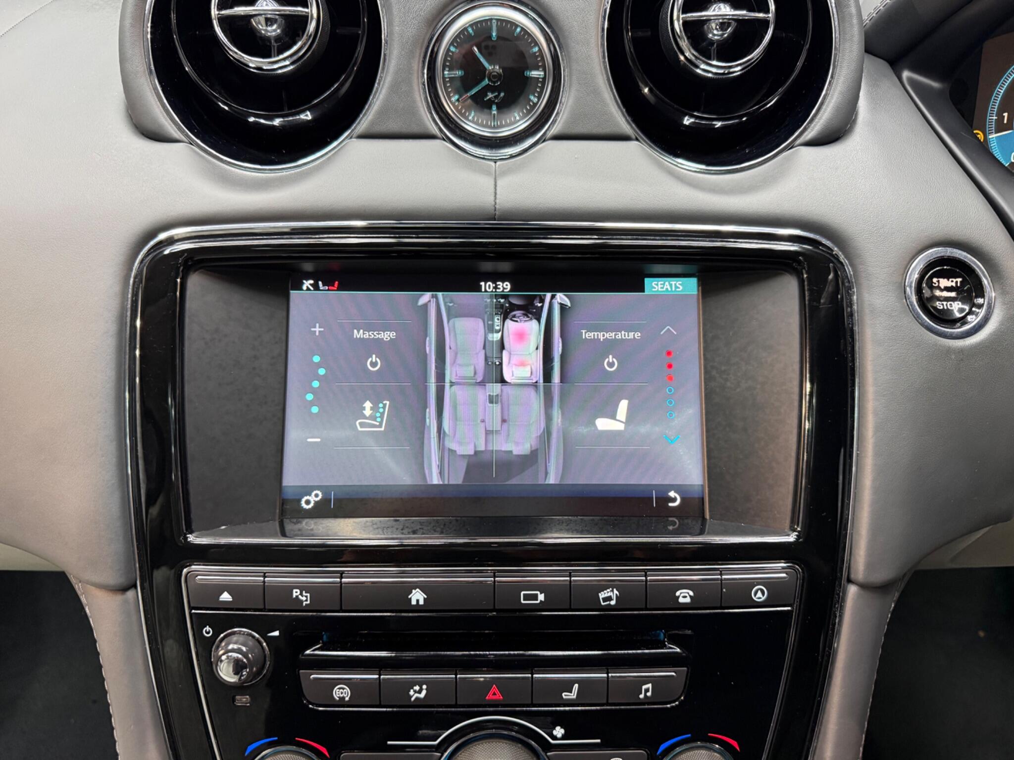 Jaguar XJ view 18