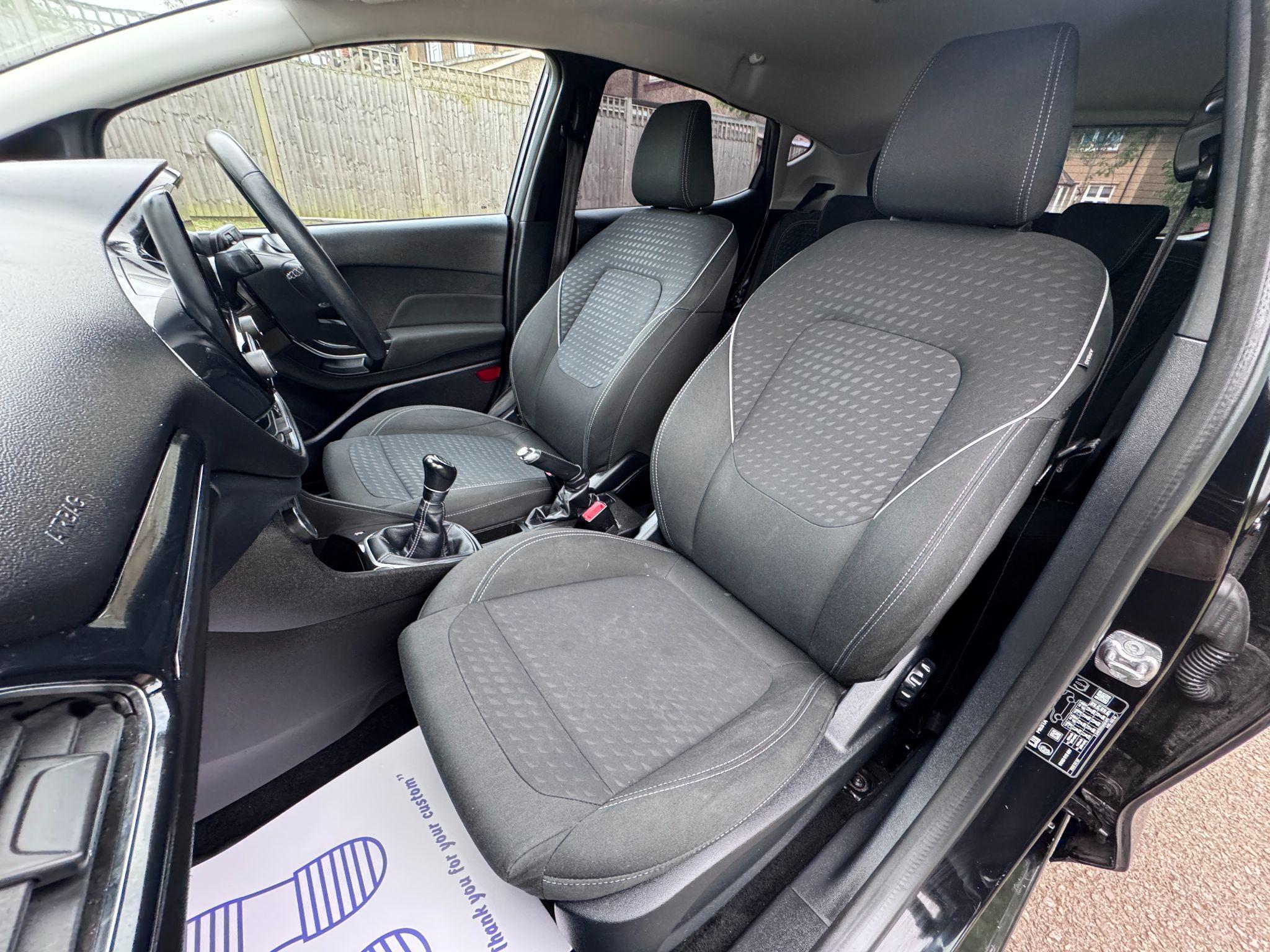 2018 Ford Fiesta image 21