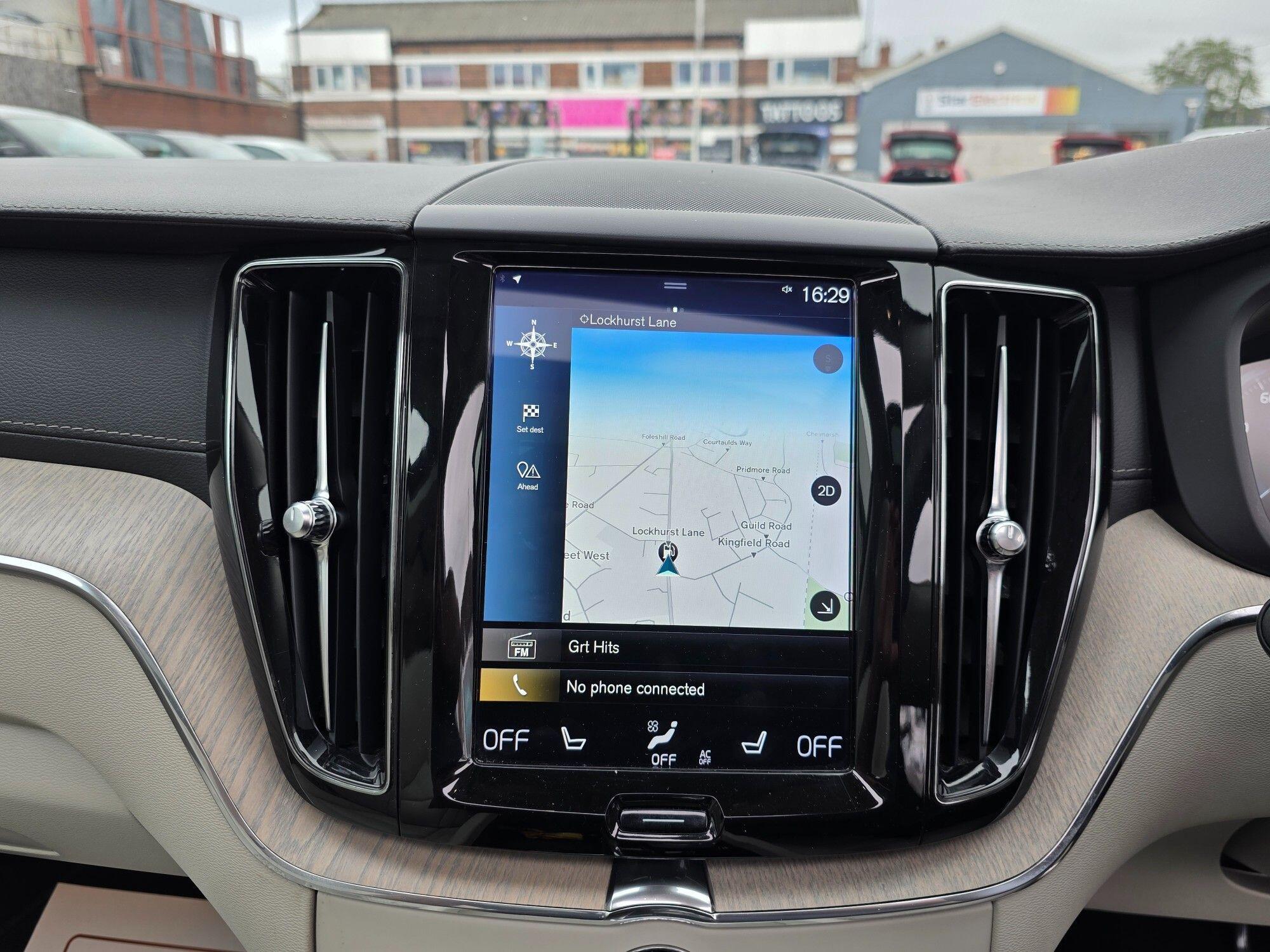 Volvo XC60 view 2