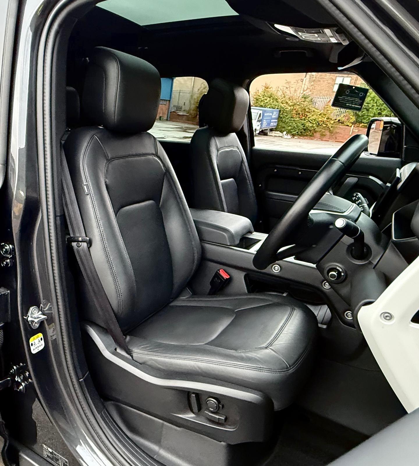 Land Rover Defender view 24