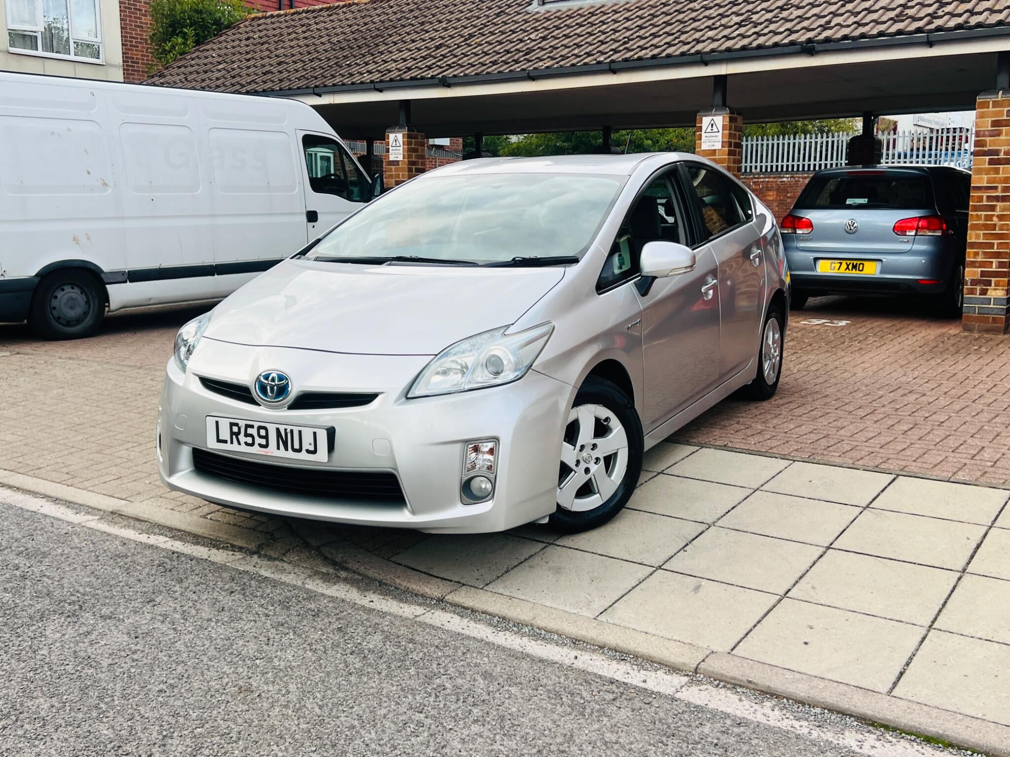 Toyota Prius view 16