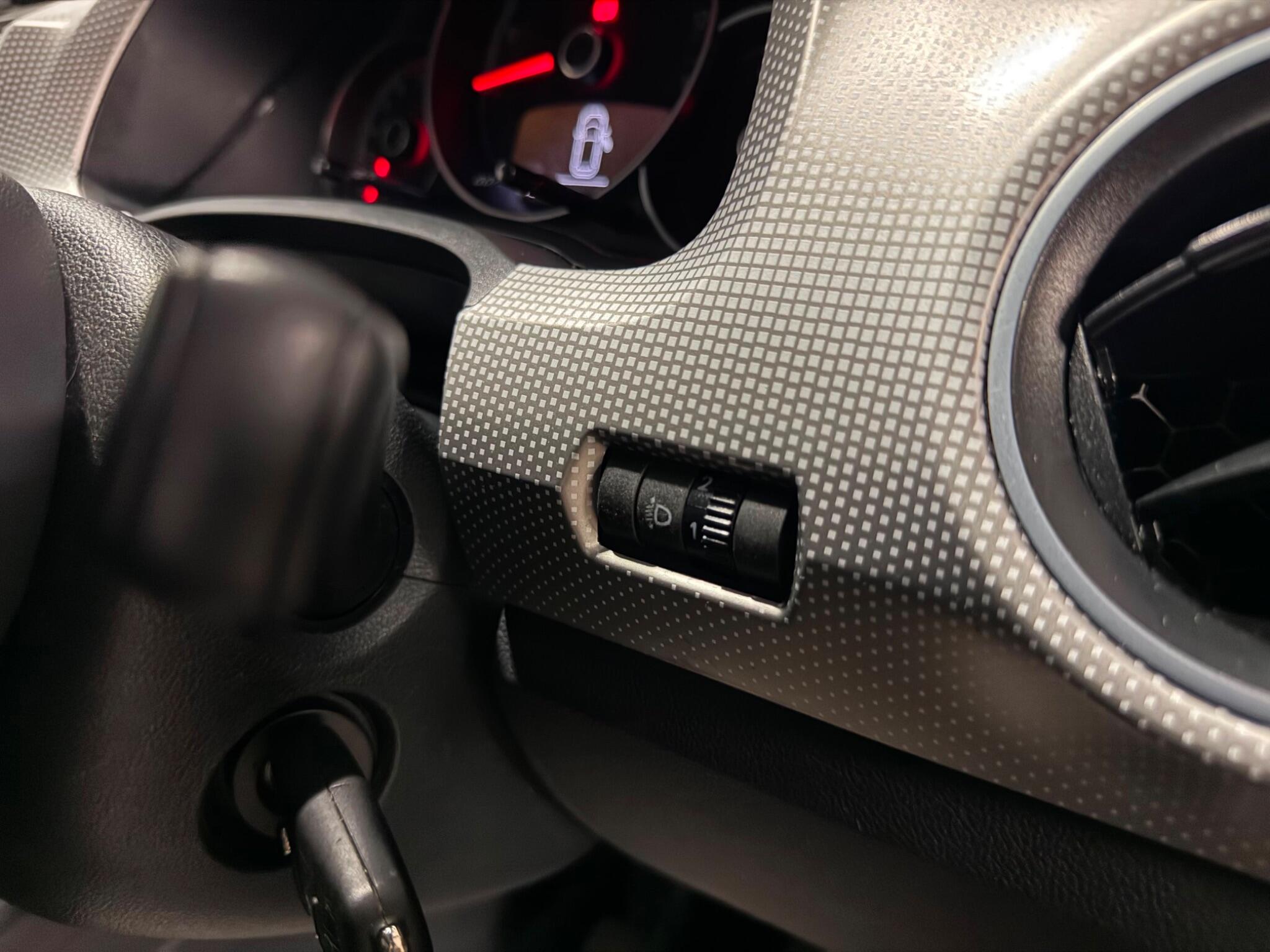 Volkswagen Up! view 21