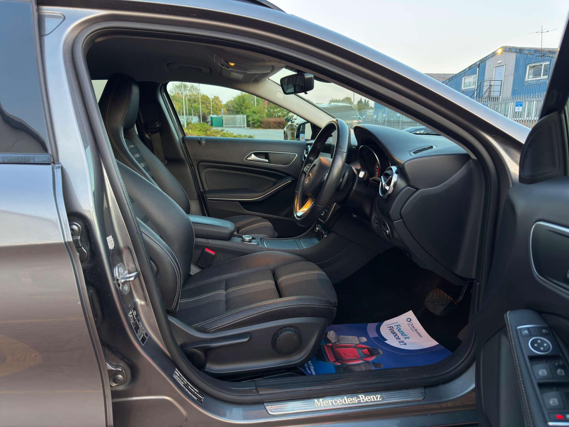 Mercedes-Benz Gla view 18