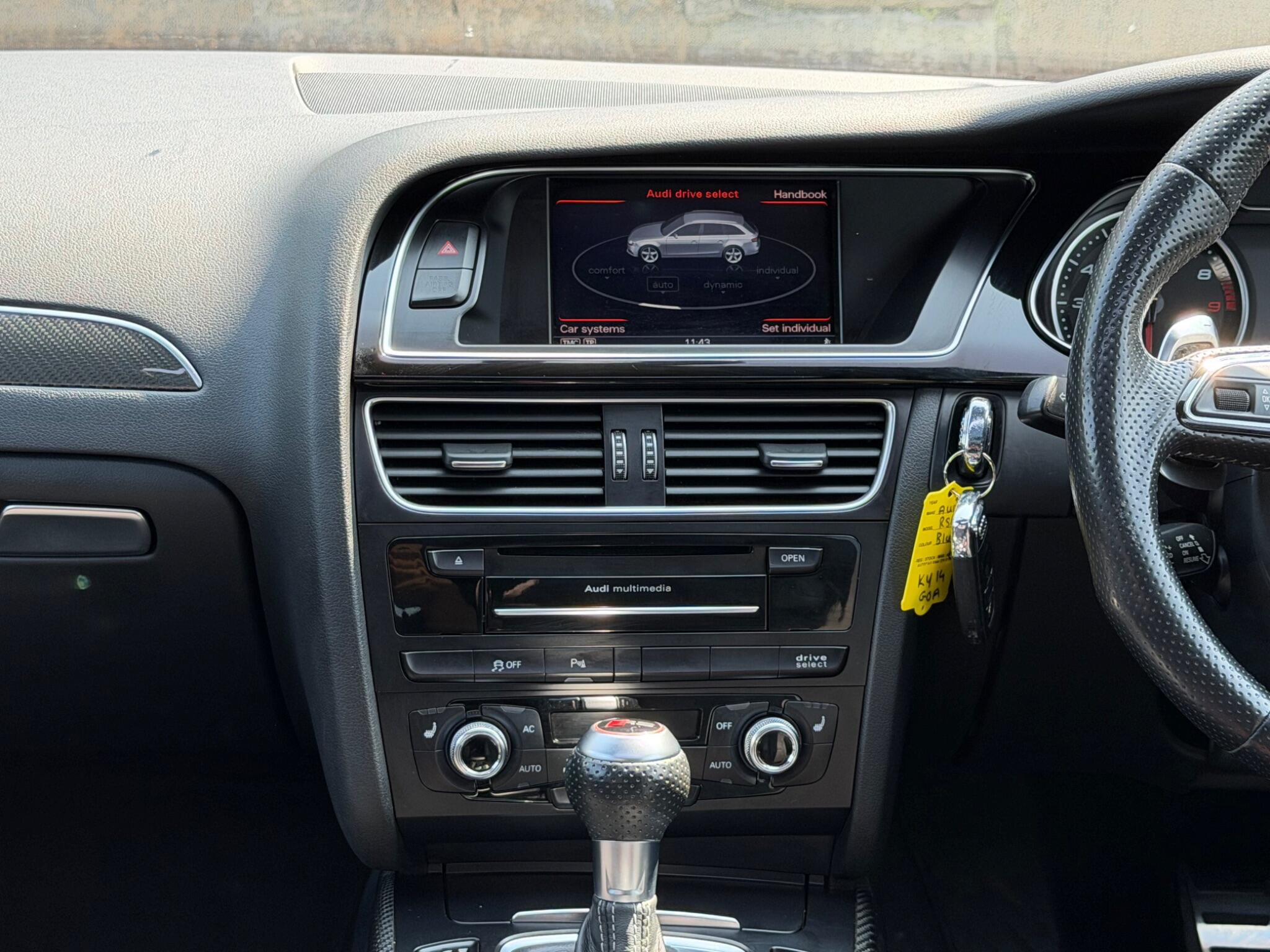 Audi RS4 view 29
