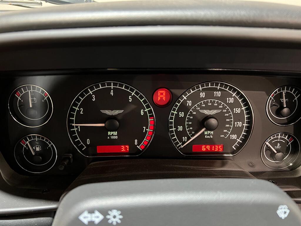 Aston Martin DB7 view 10
