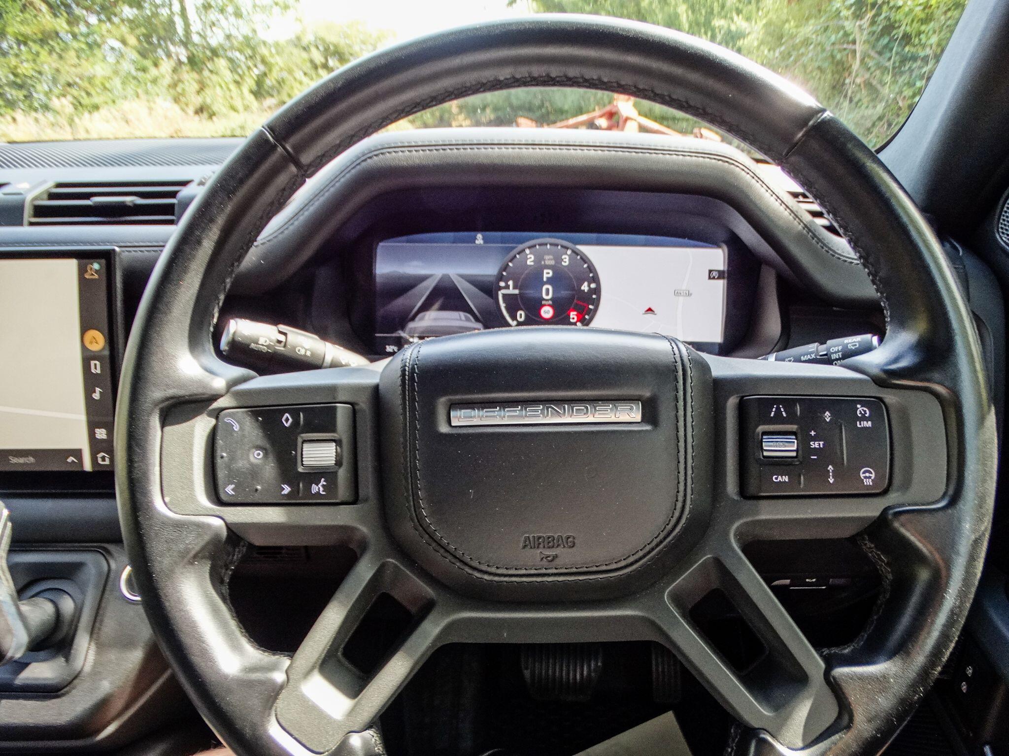 Land Rover Defender 110 view 7