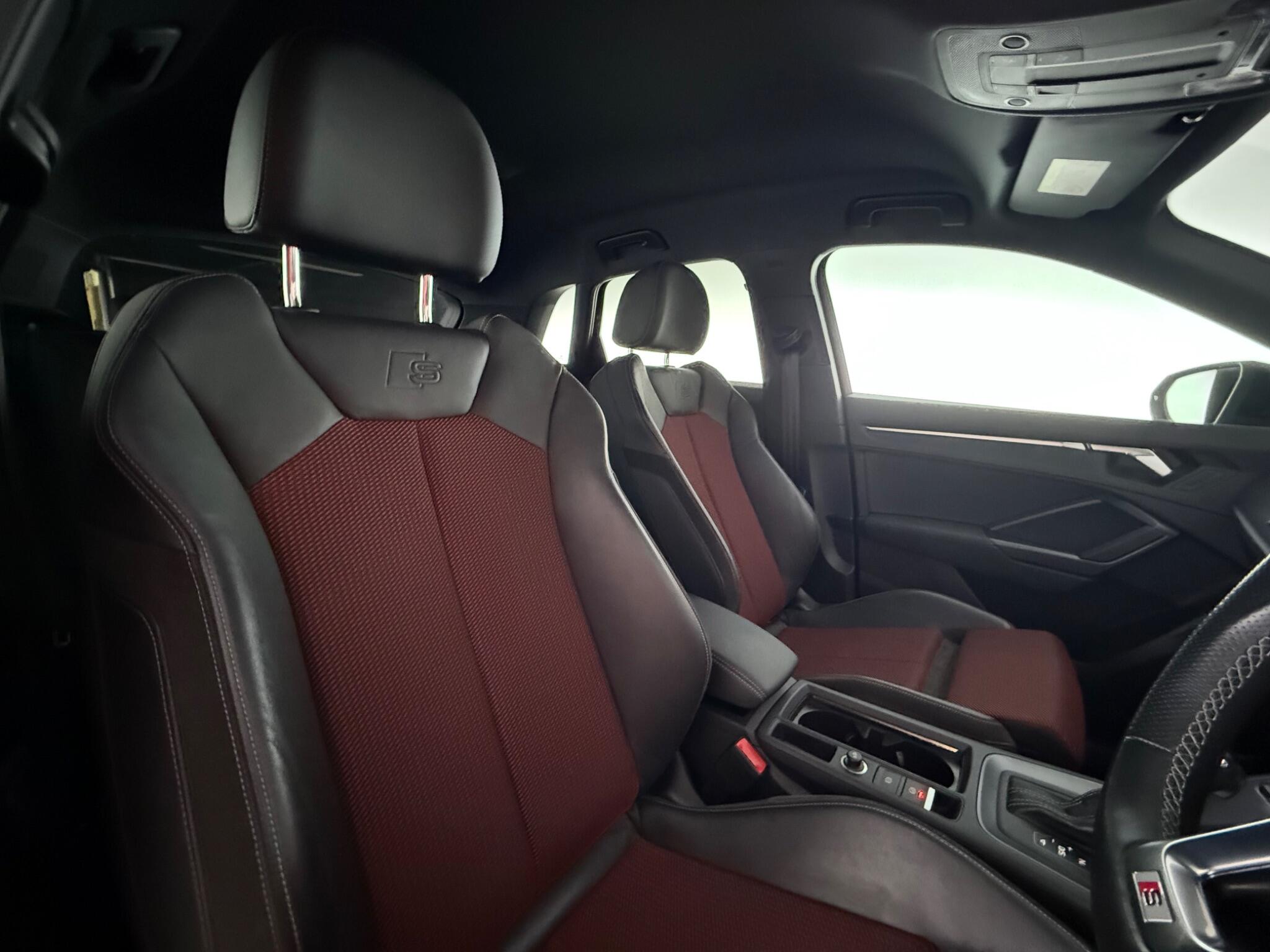 Audi Q3 view 29