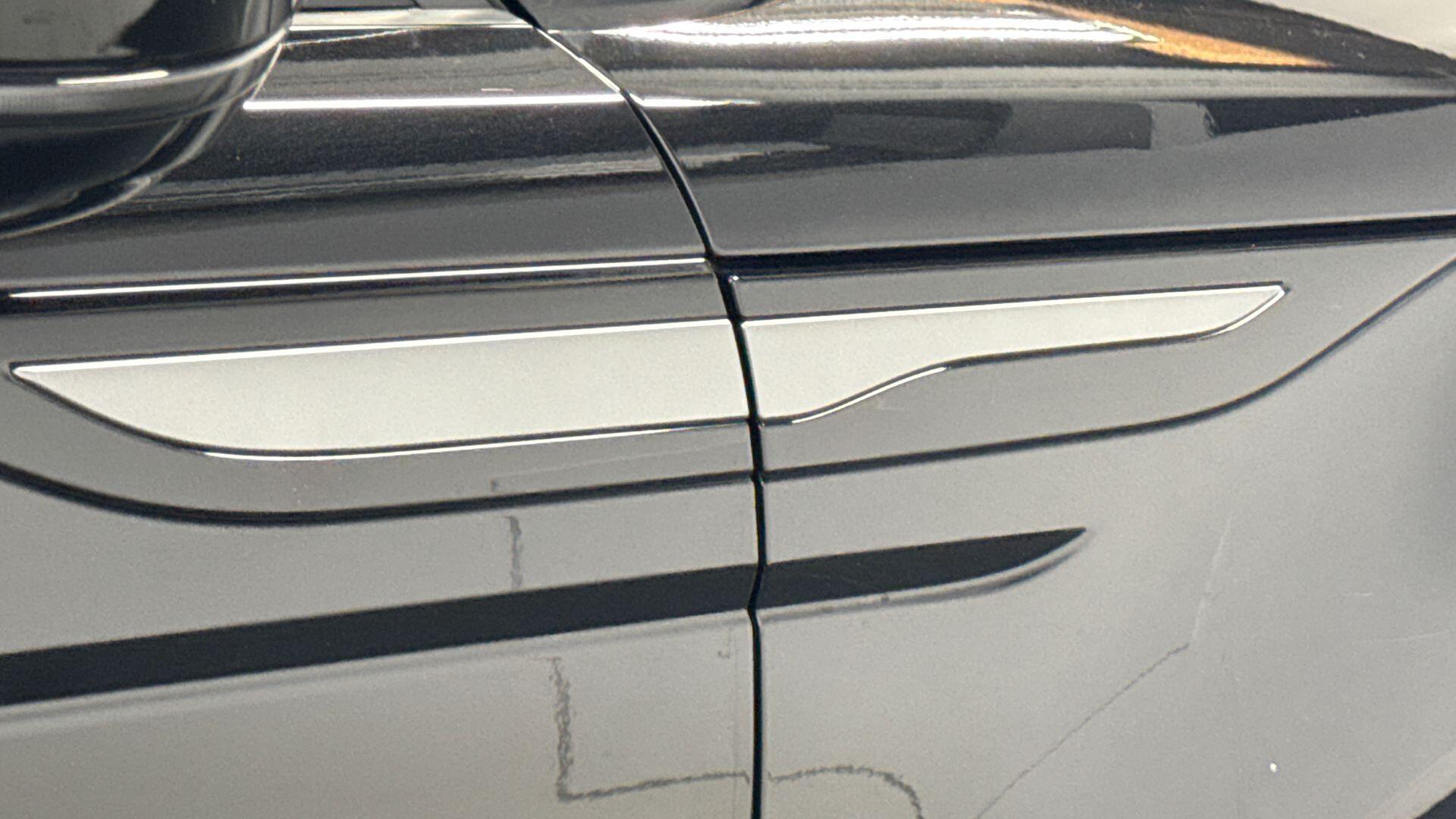 Land Rover Range Rover Evoque view 22