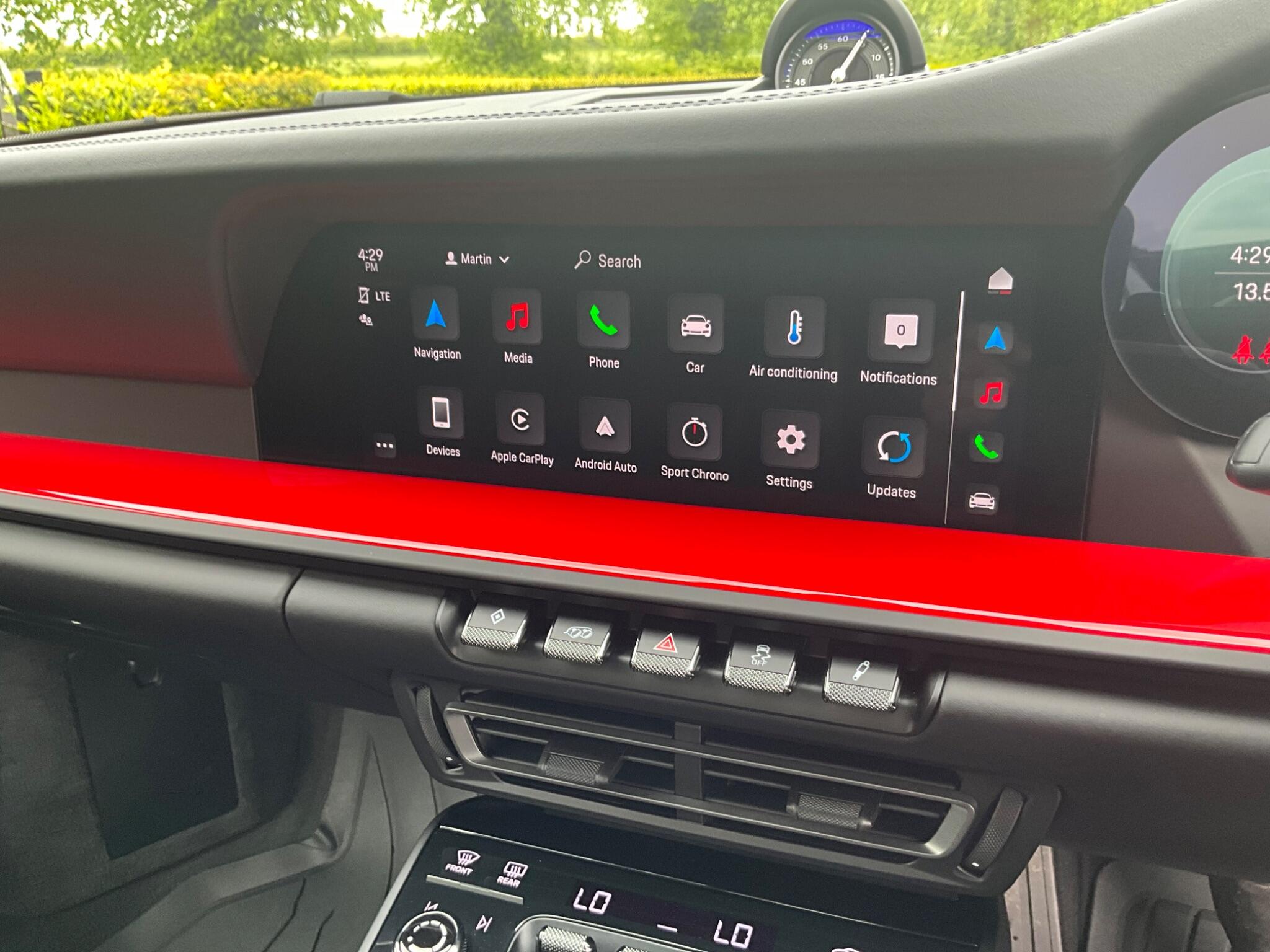 Porsche 911 view 25