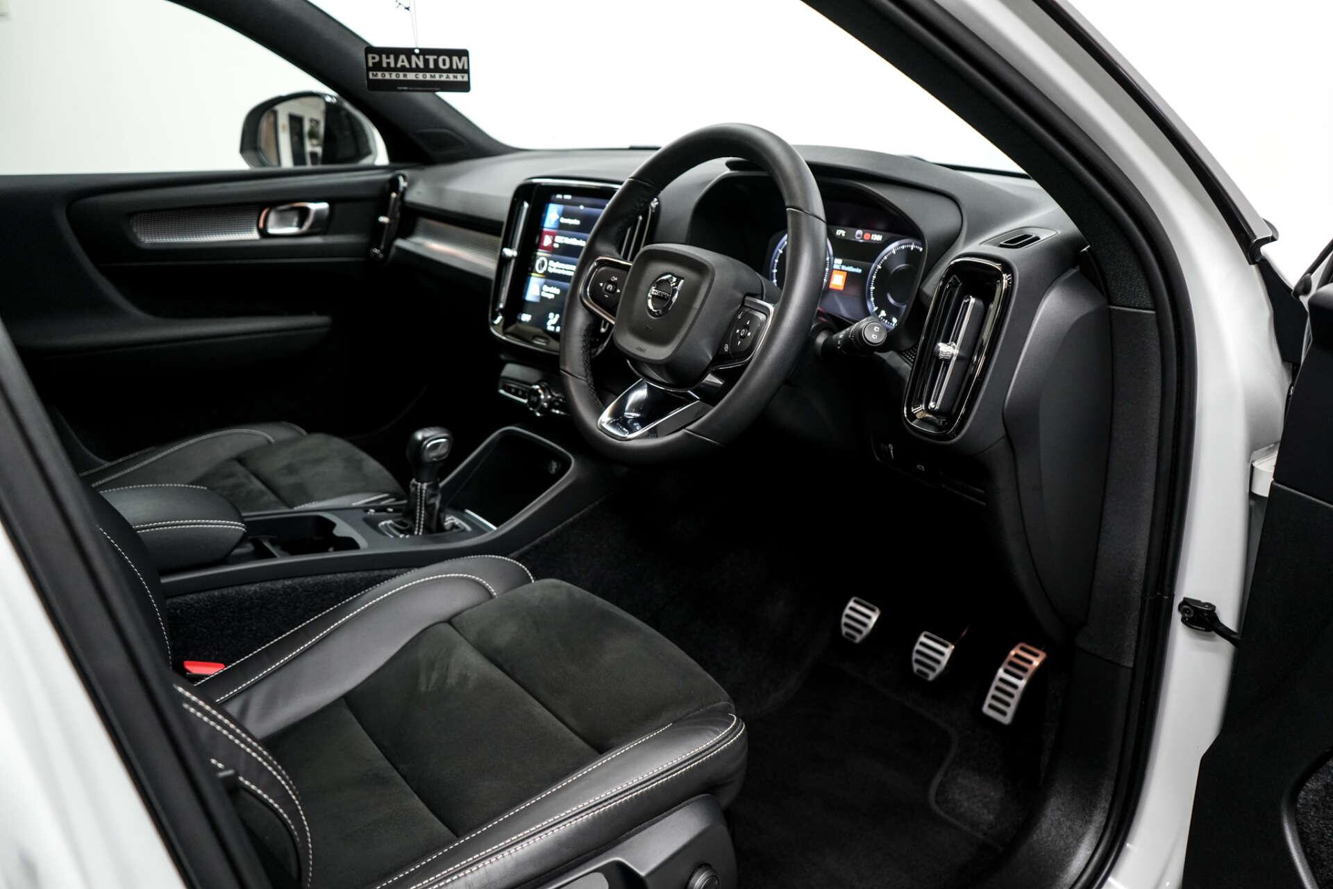 Volvo XC40 view 12