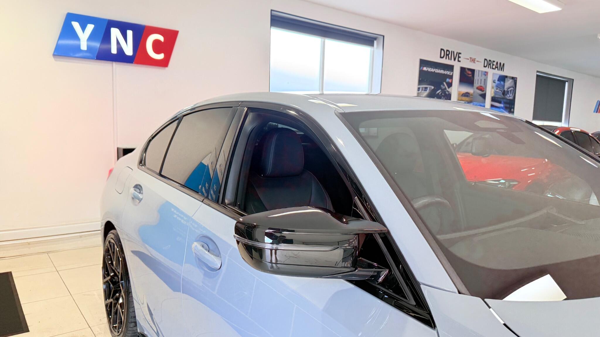 BMW 3 Series view 44