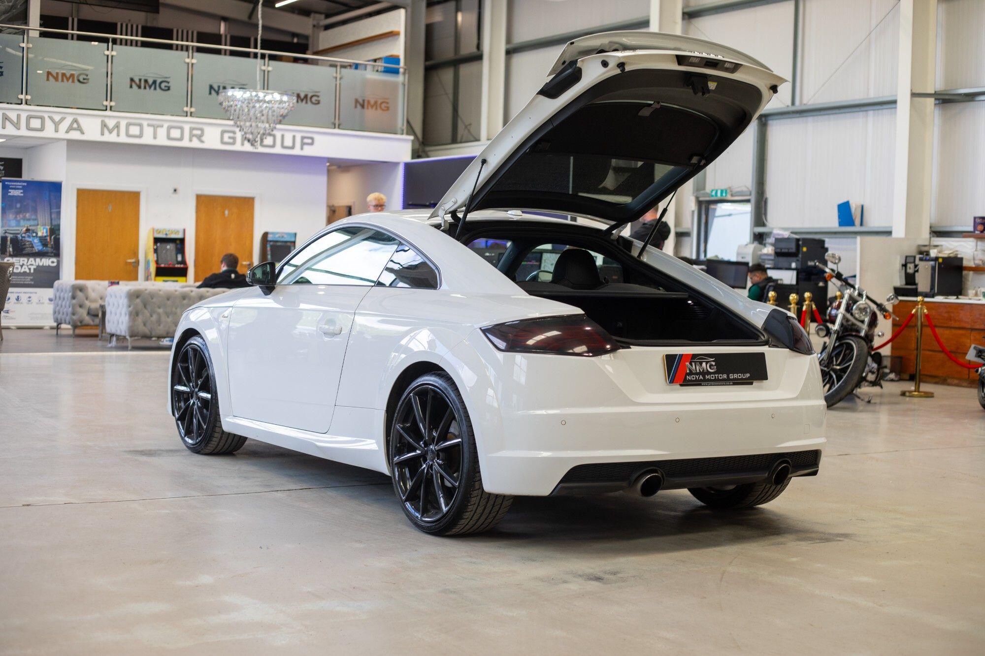 Audi TT view 36