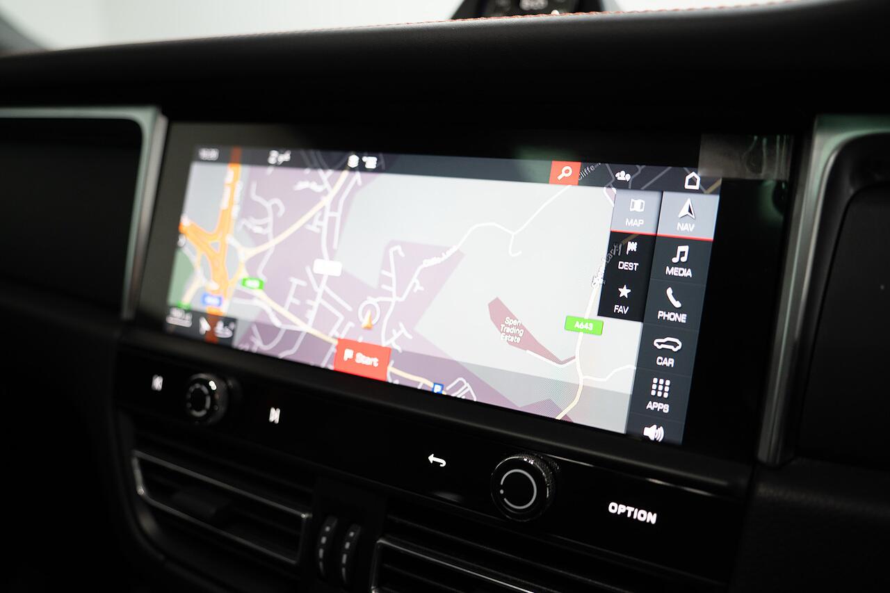 Porsche Macan view 14