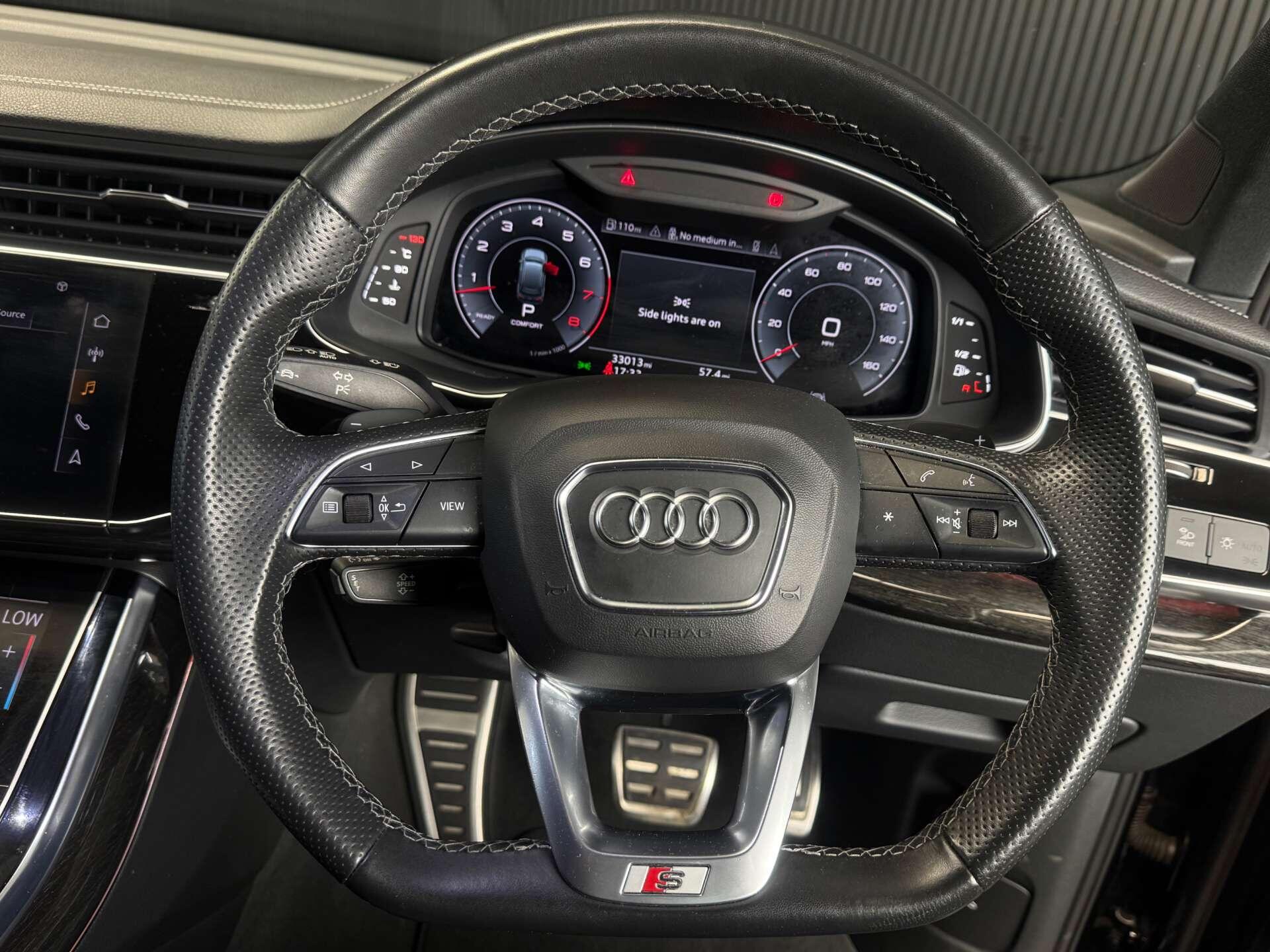 Audi Q7 view 23