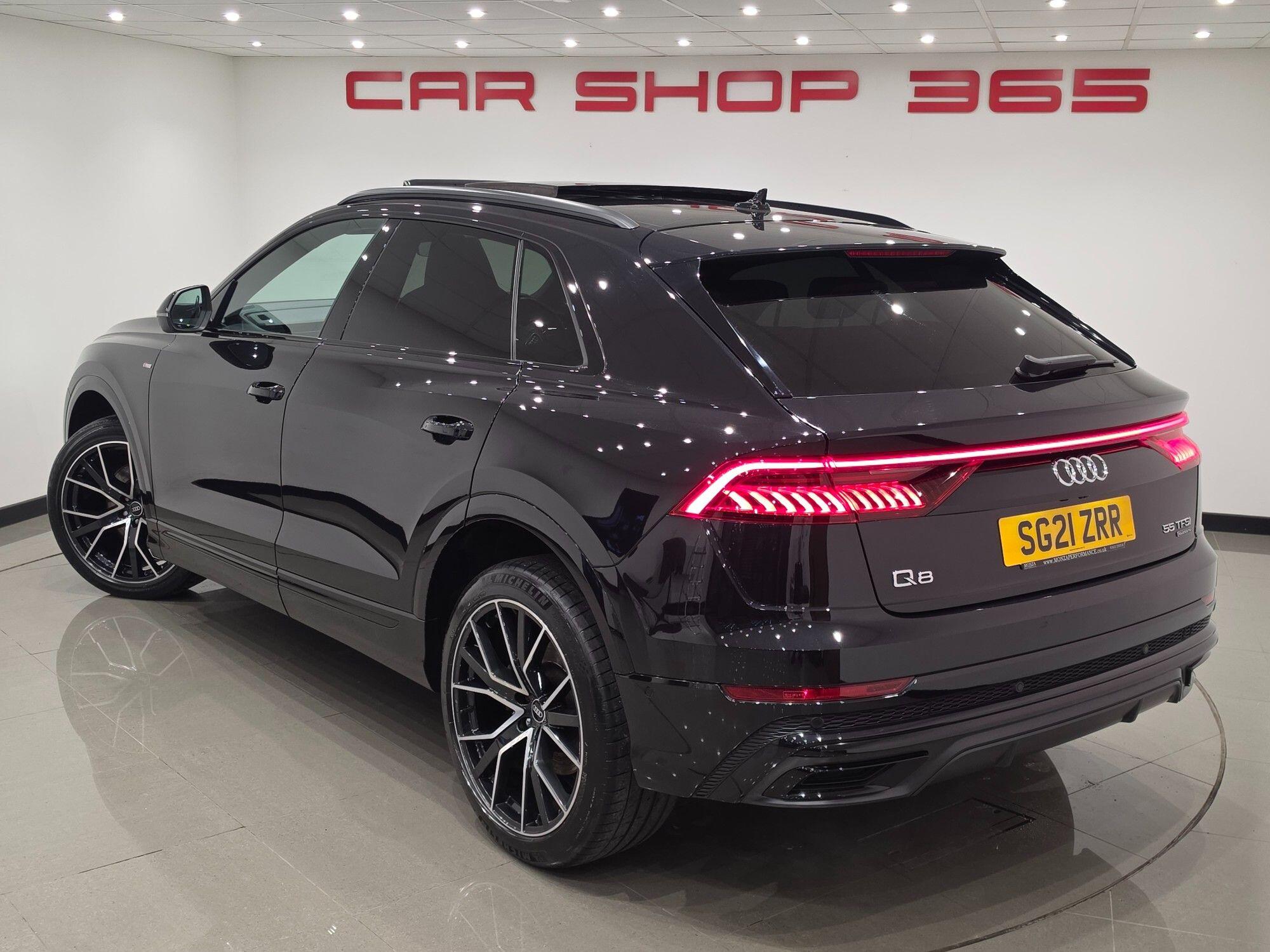 Audi Q8 view 63