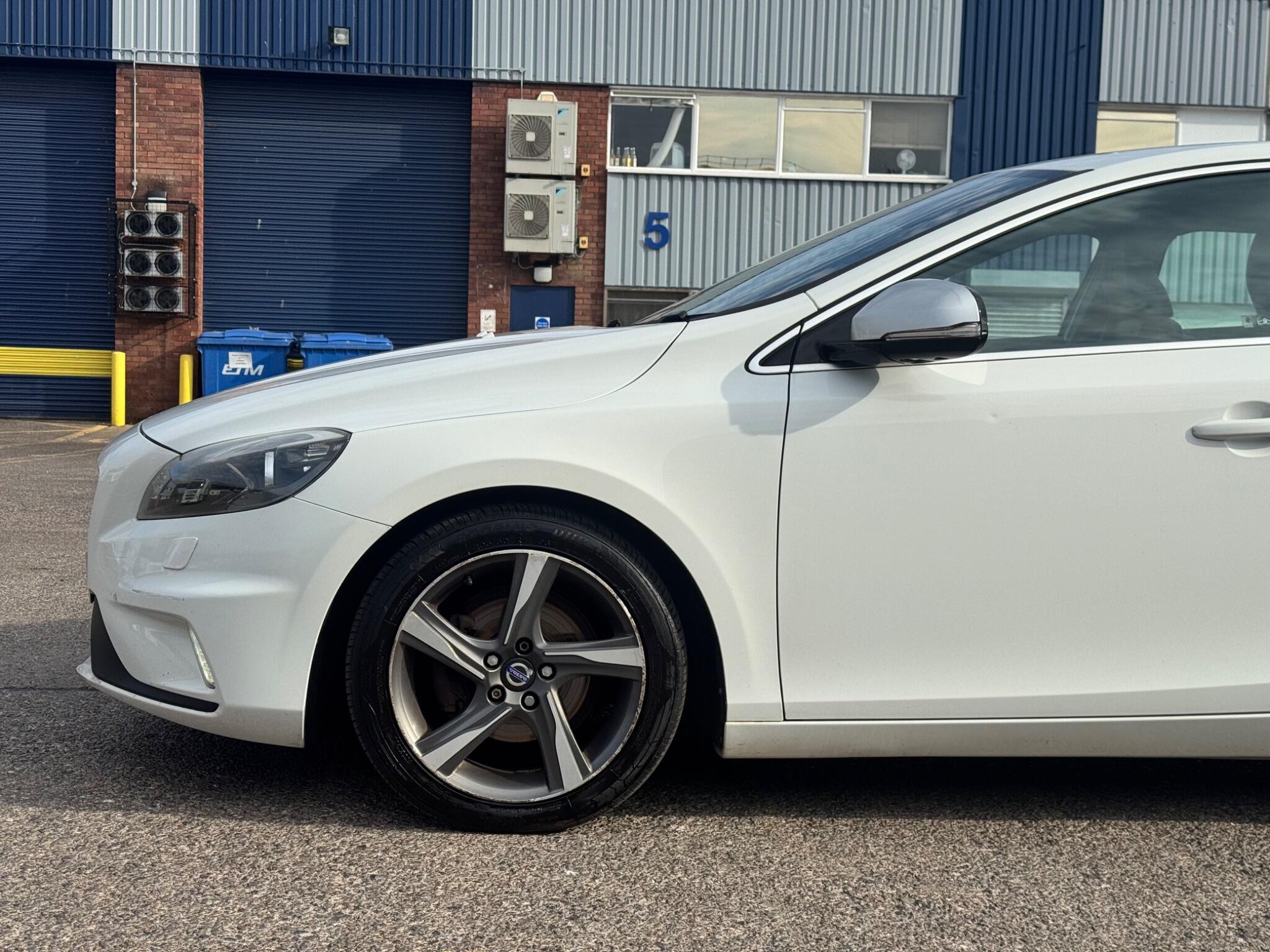 Volvo V40 view 47