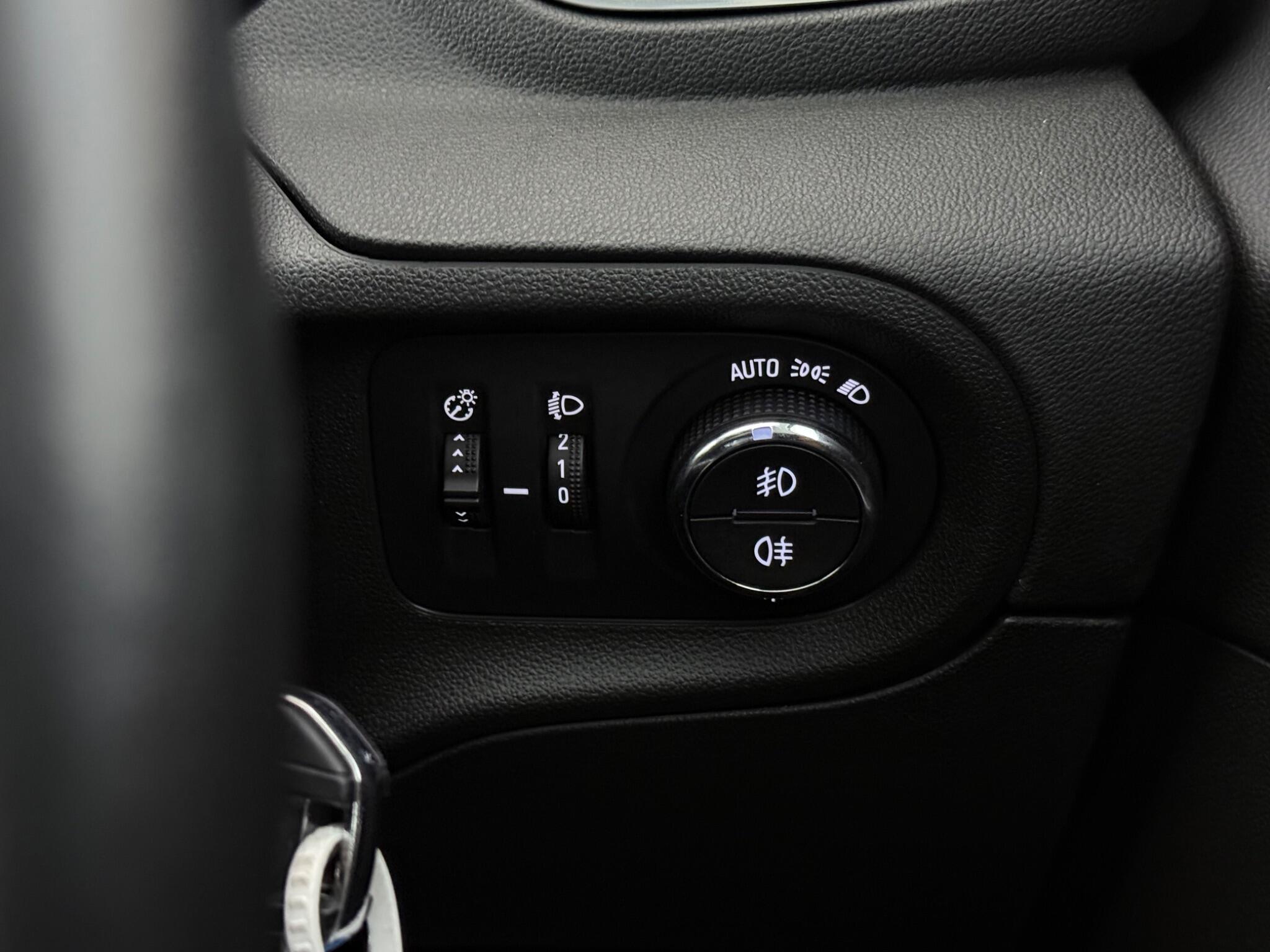Vauxhall Grandland X view 17