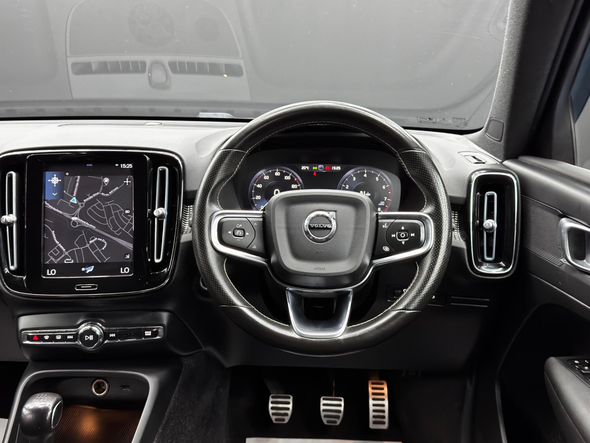 Volvo XC40 view 17