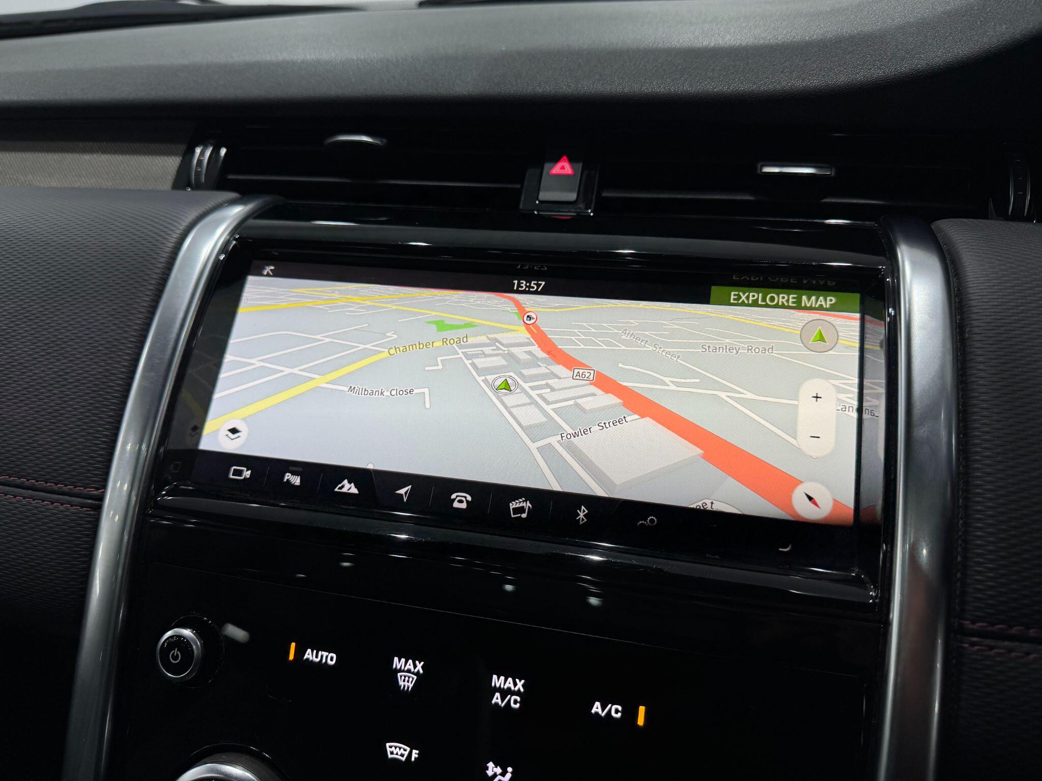 Land Rover Discovery Sport view 37