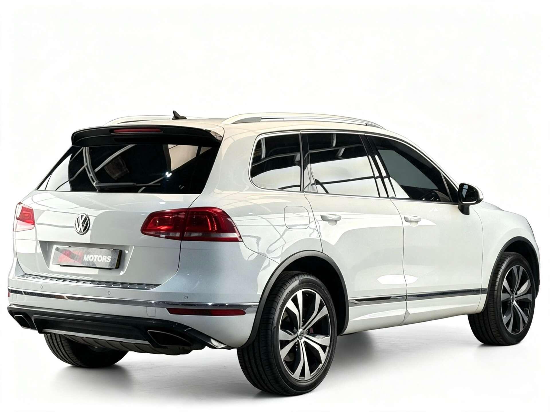 Volkswagen Touareg view 11