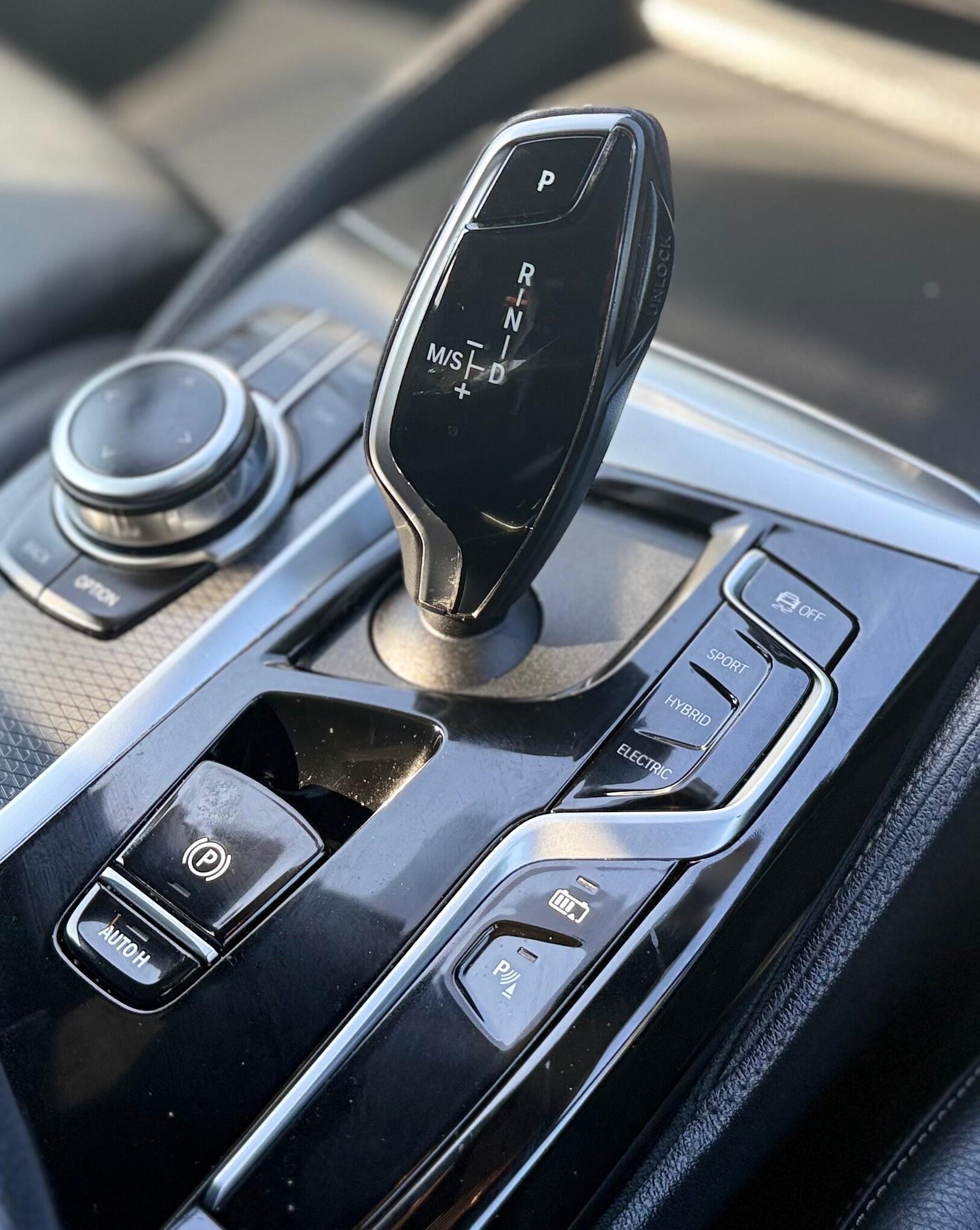 BMW 5 Series view 15