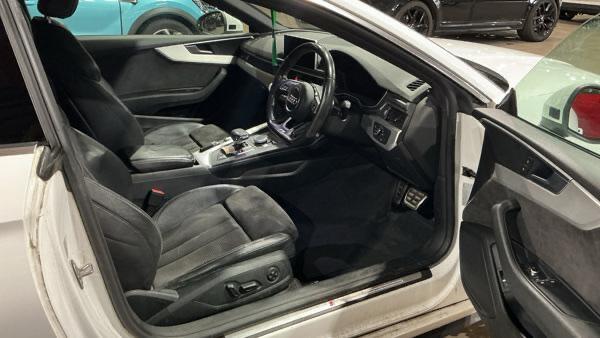 Audi A5 view 10