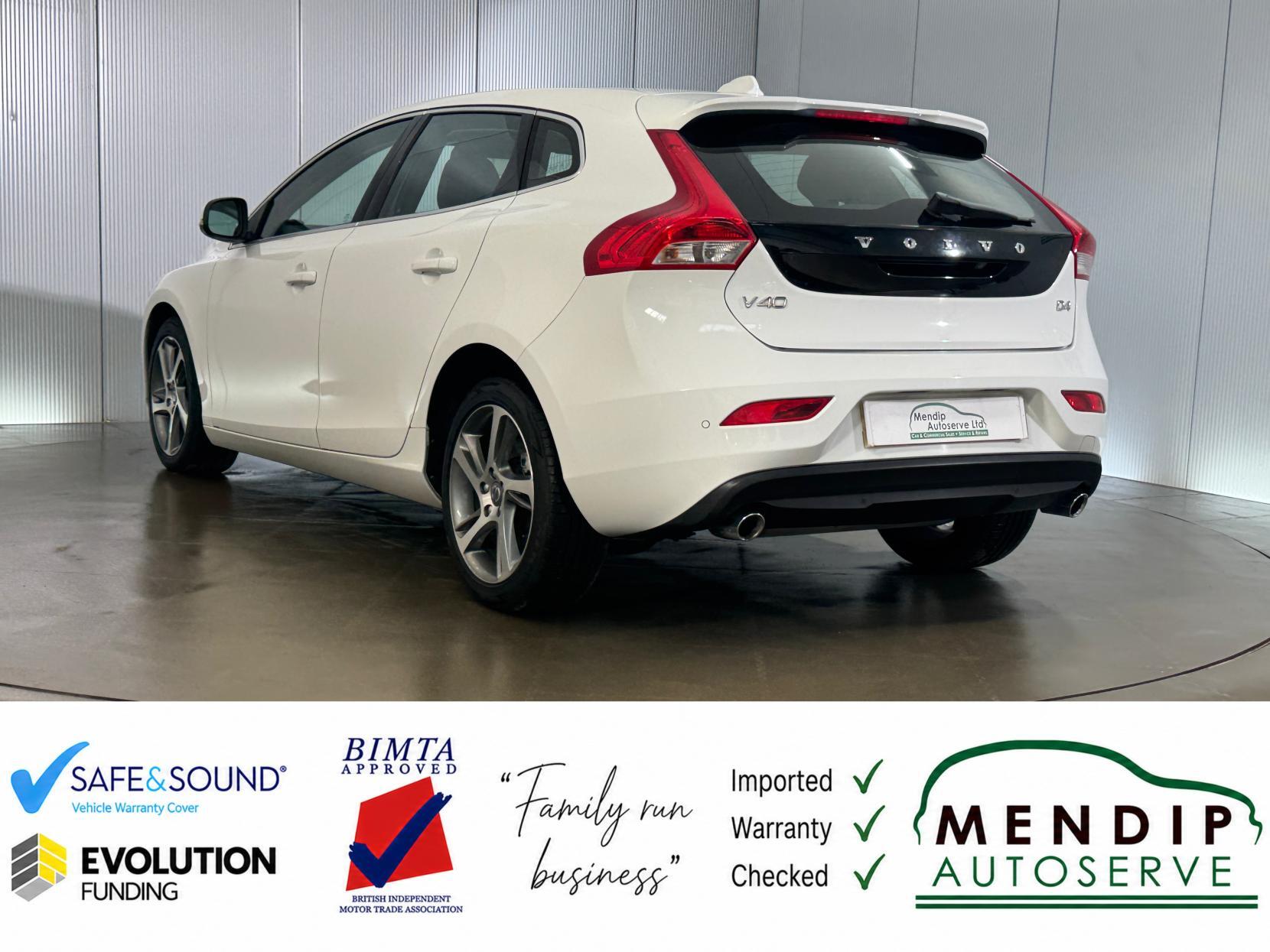 Volvo V40 view 13