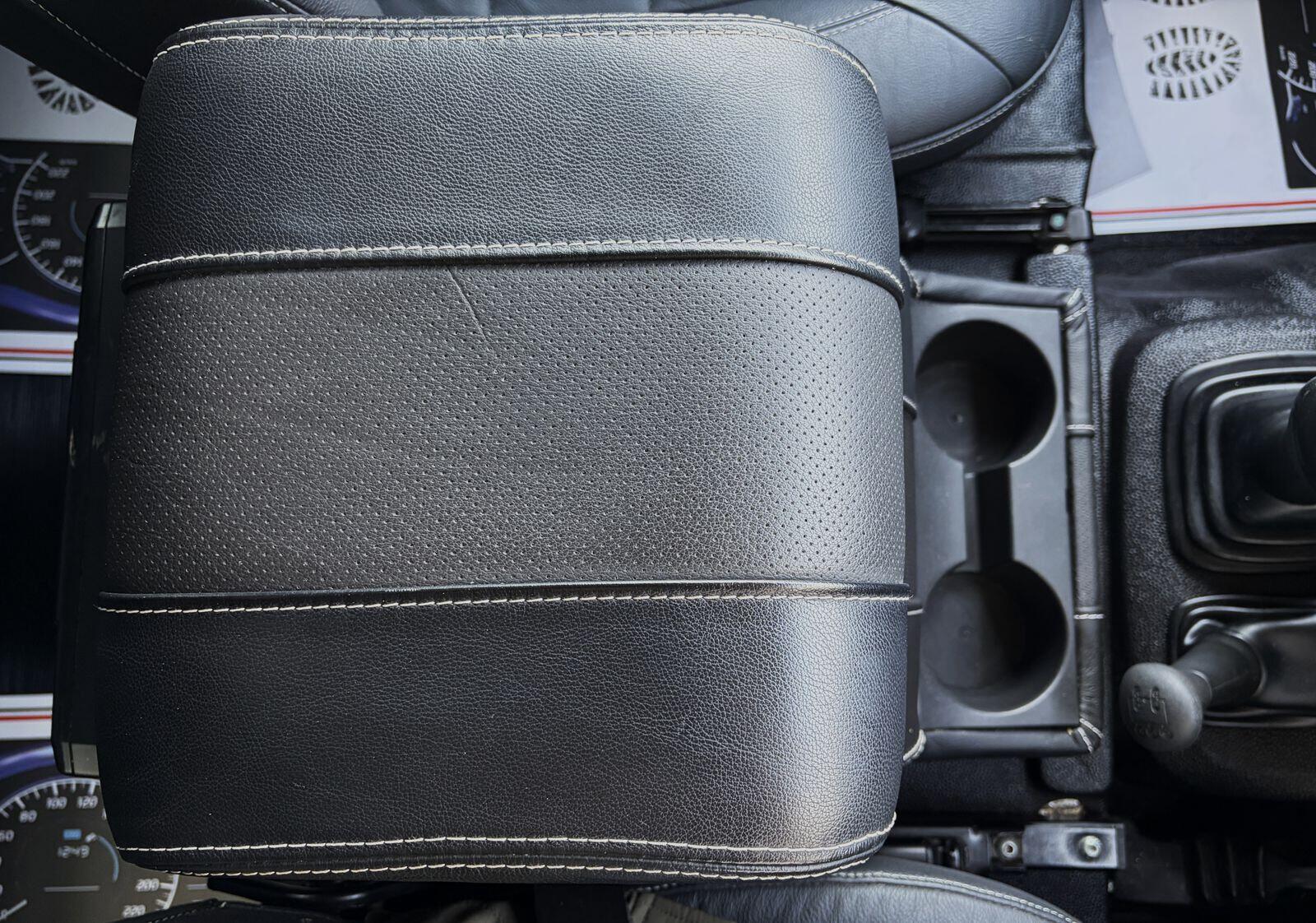 Land Rover Defender view 35