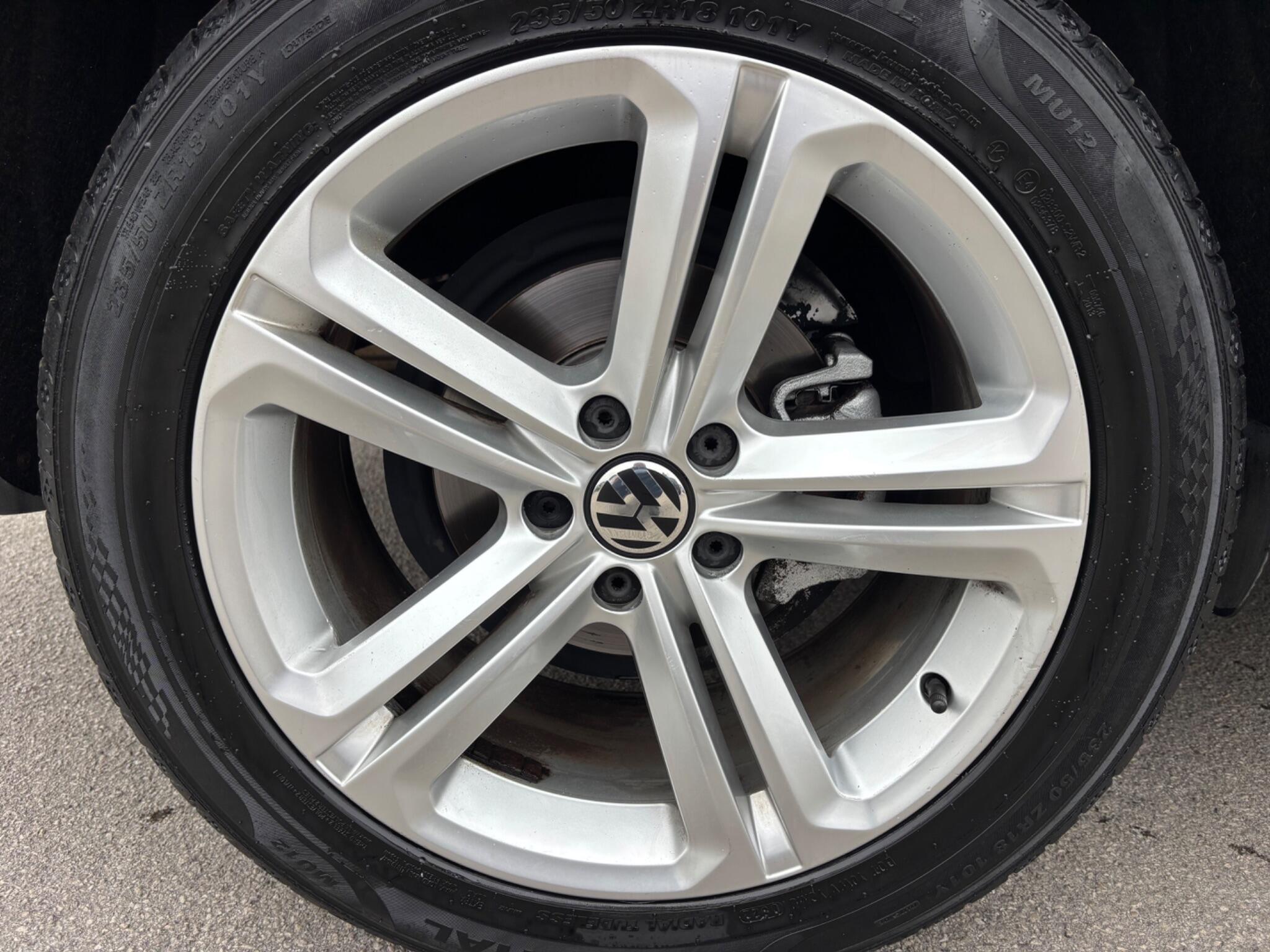 Volkswagen Tiguan view 21
