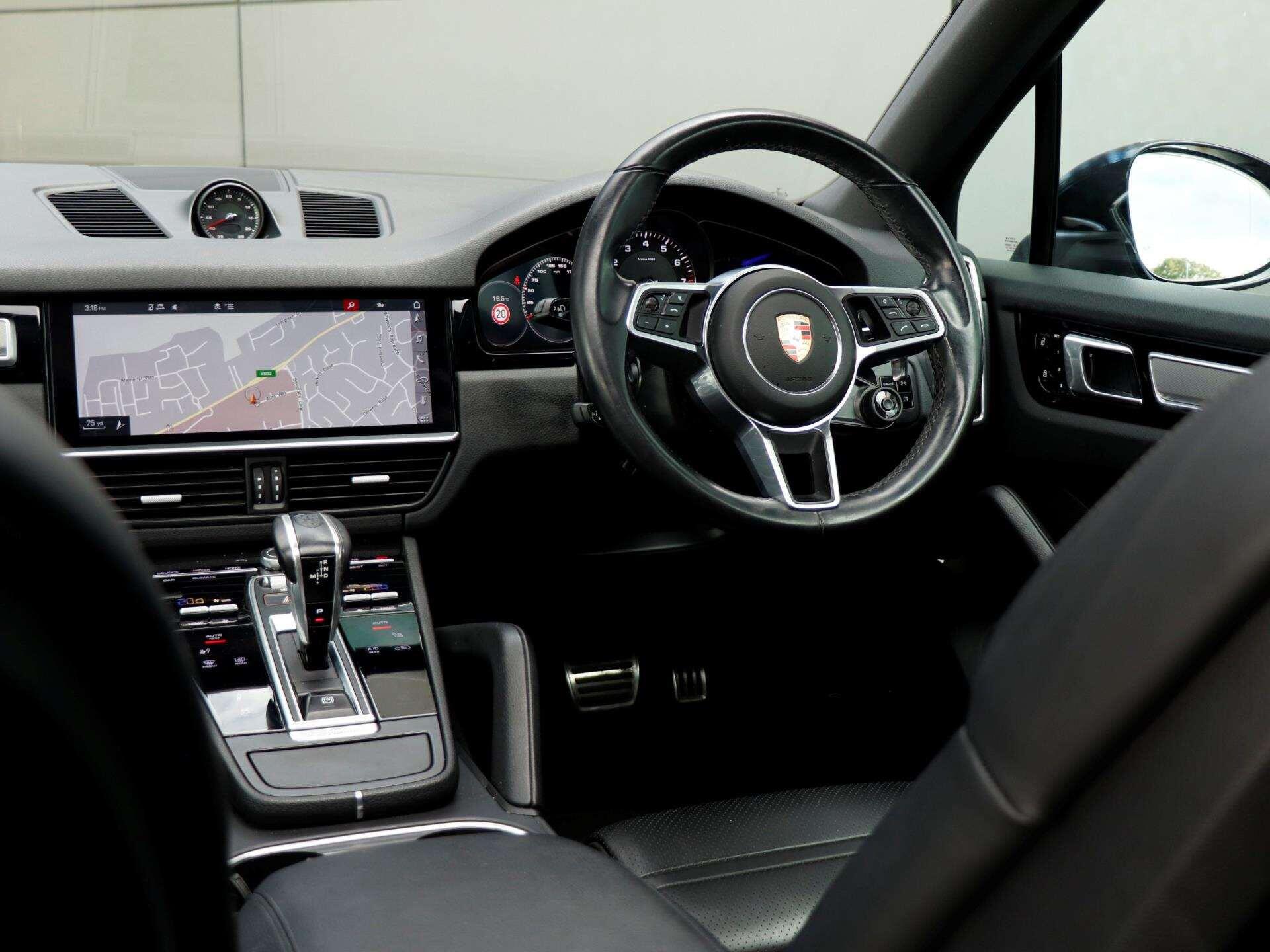 Porsche Cayenne view 12