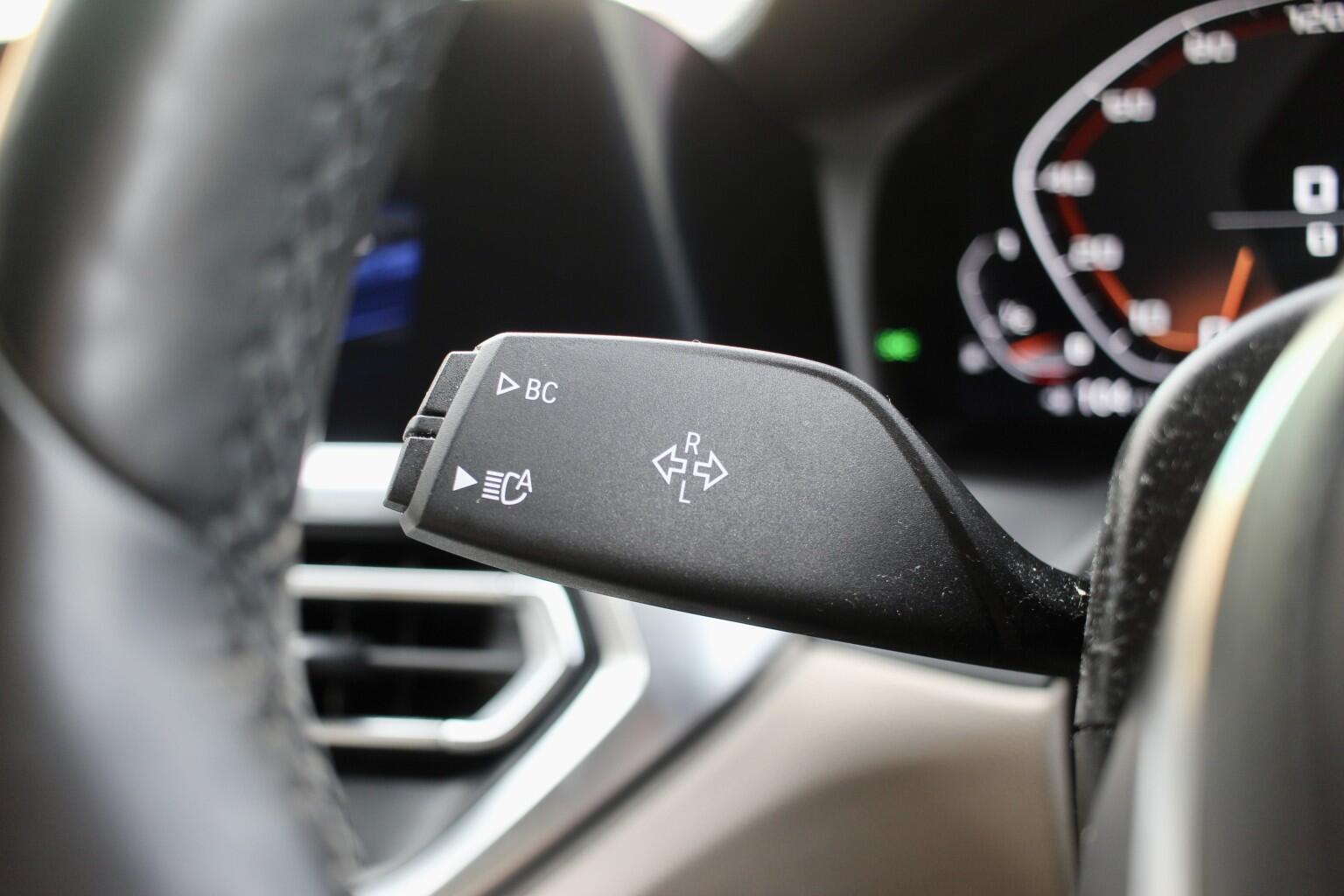 BMW 3 Series view 35