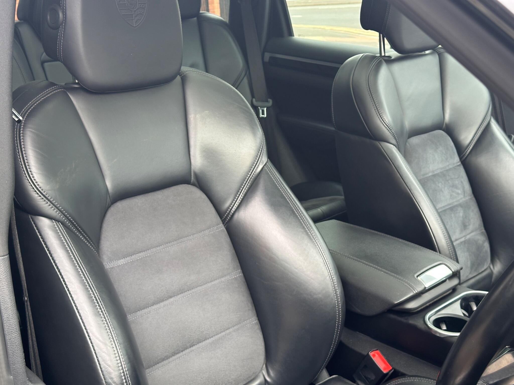 Porsche Cayenne view 25