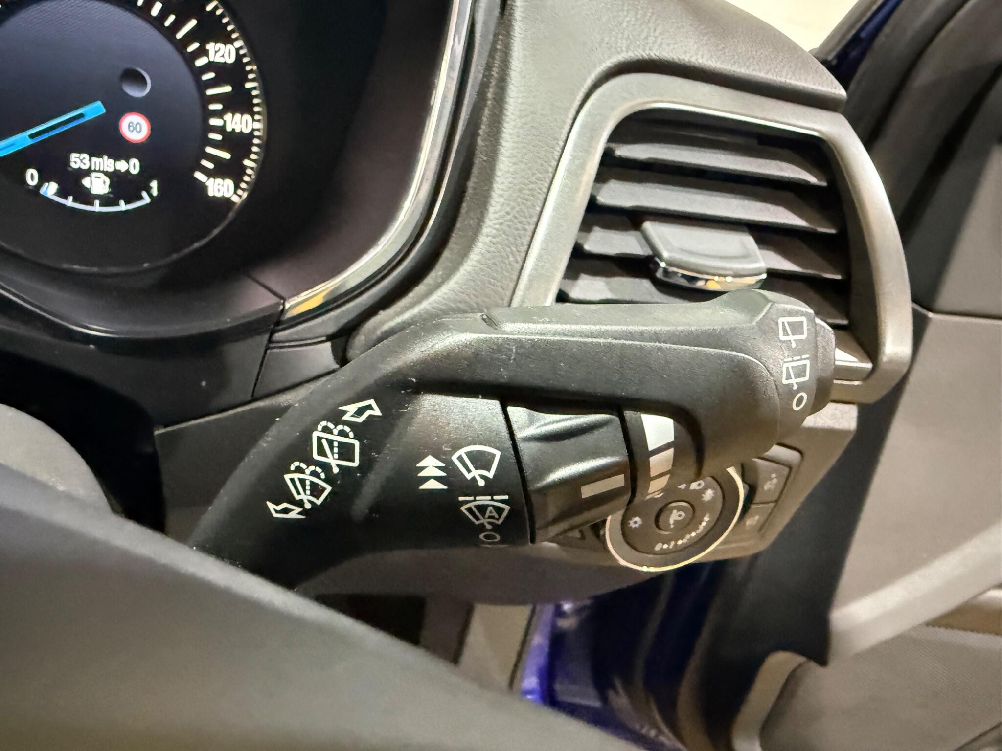 Ford Mondeo view 29