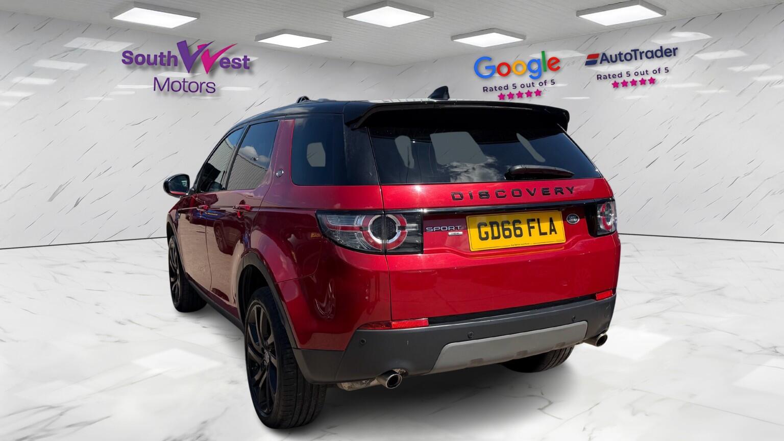 Land Rover Discovery Sport view 12