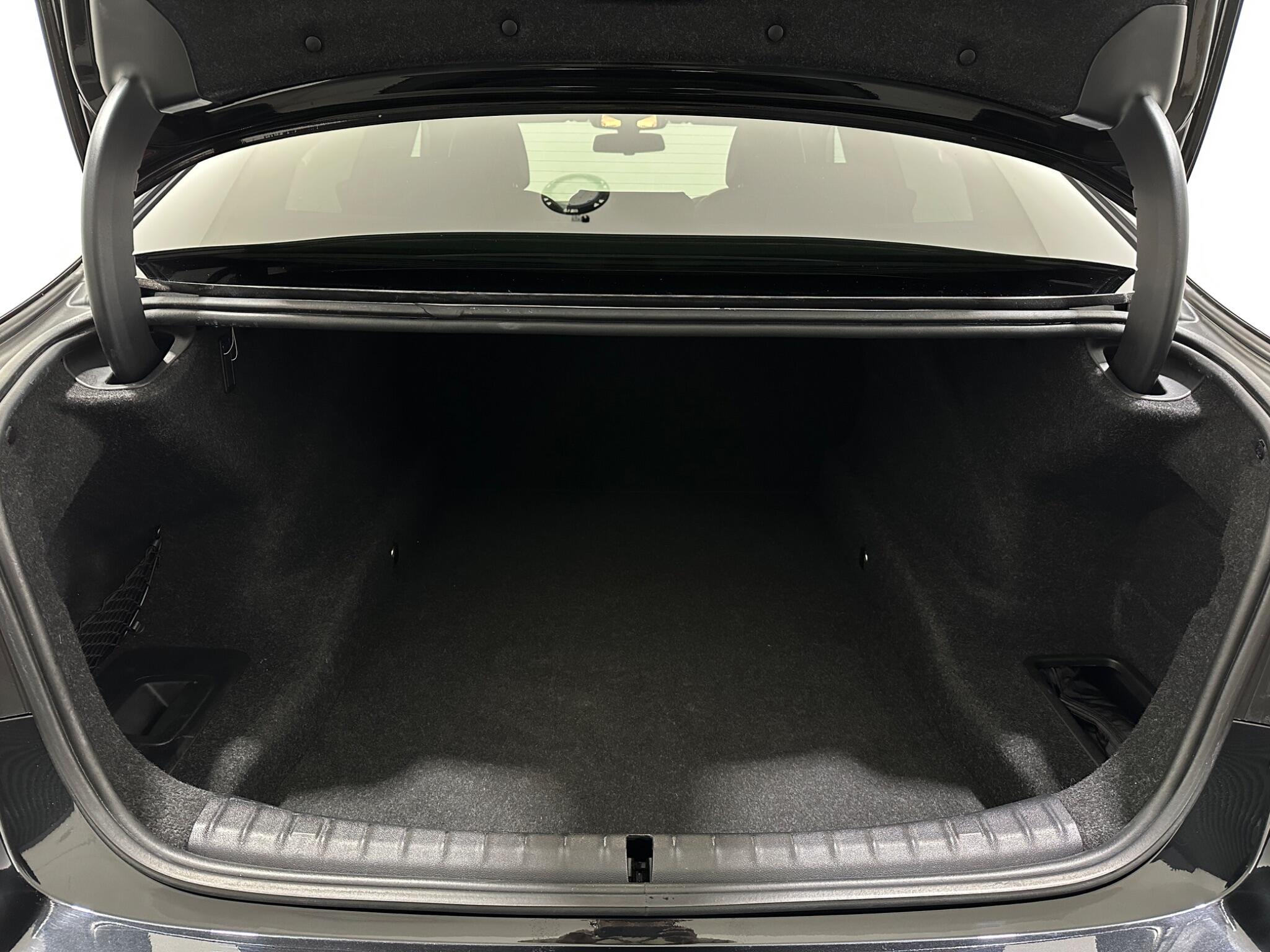 BMW 5 Series view 47