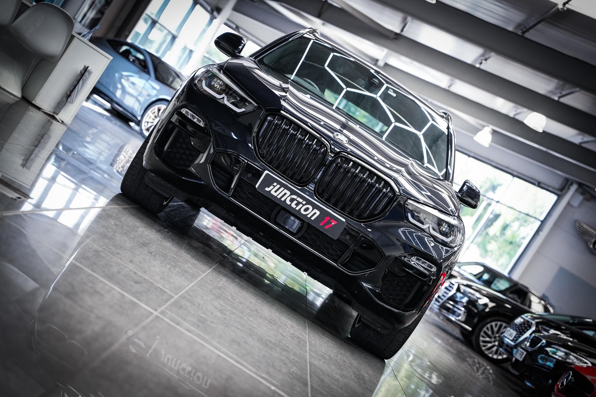 BMW X5 view 4