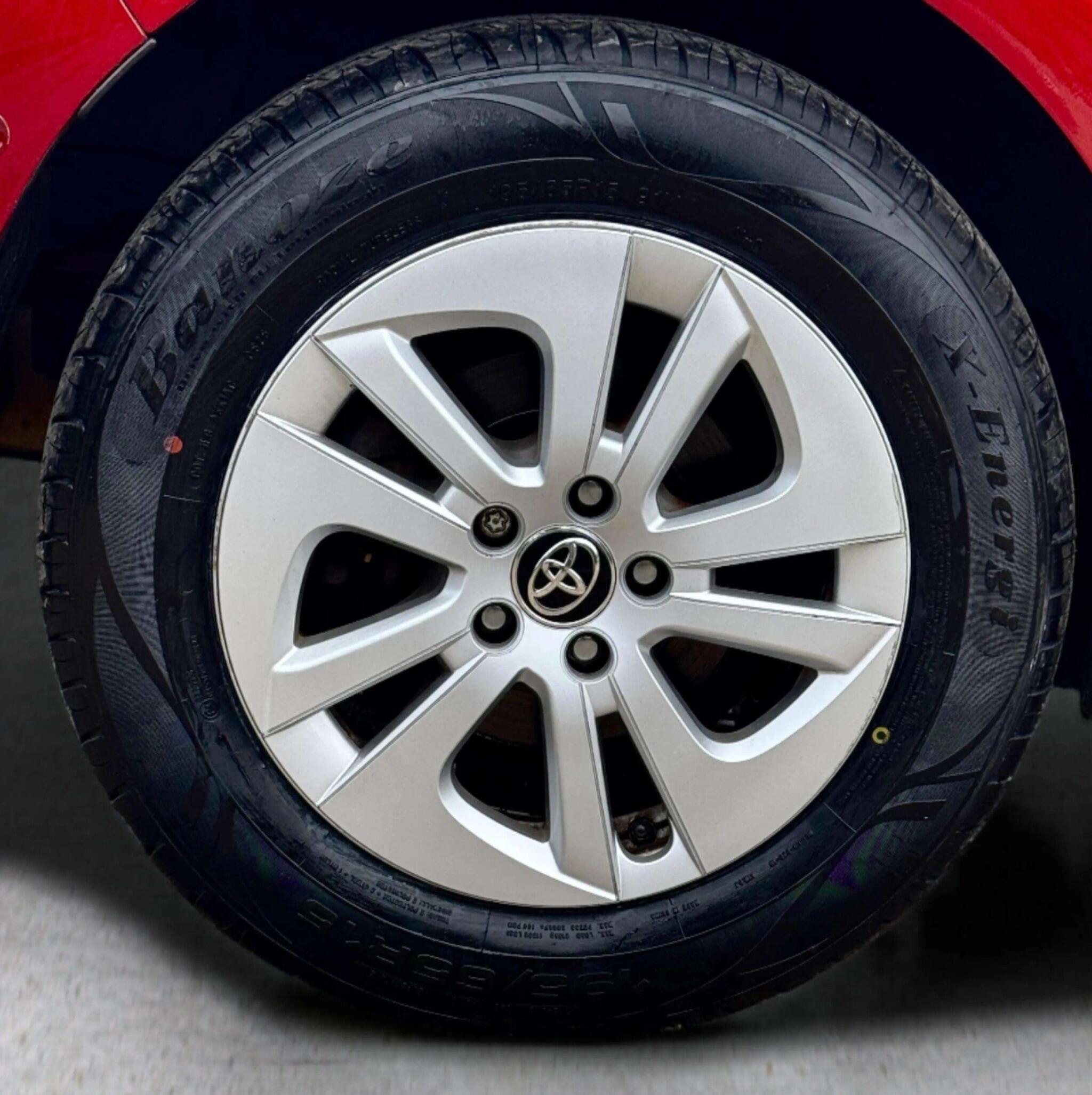 Toyota Prius view 74