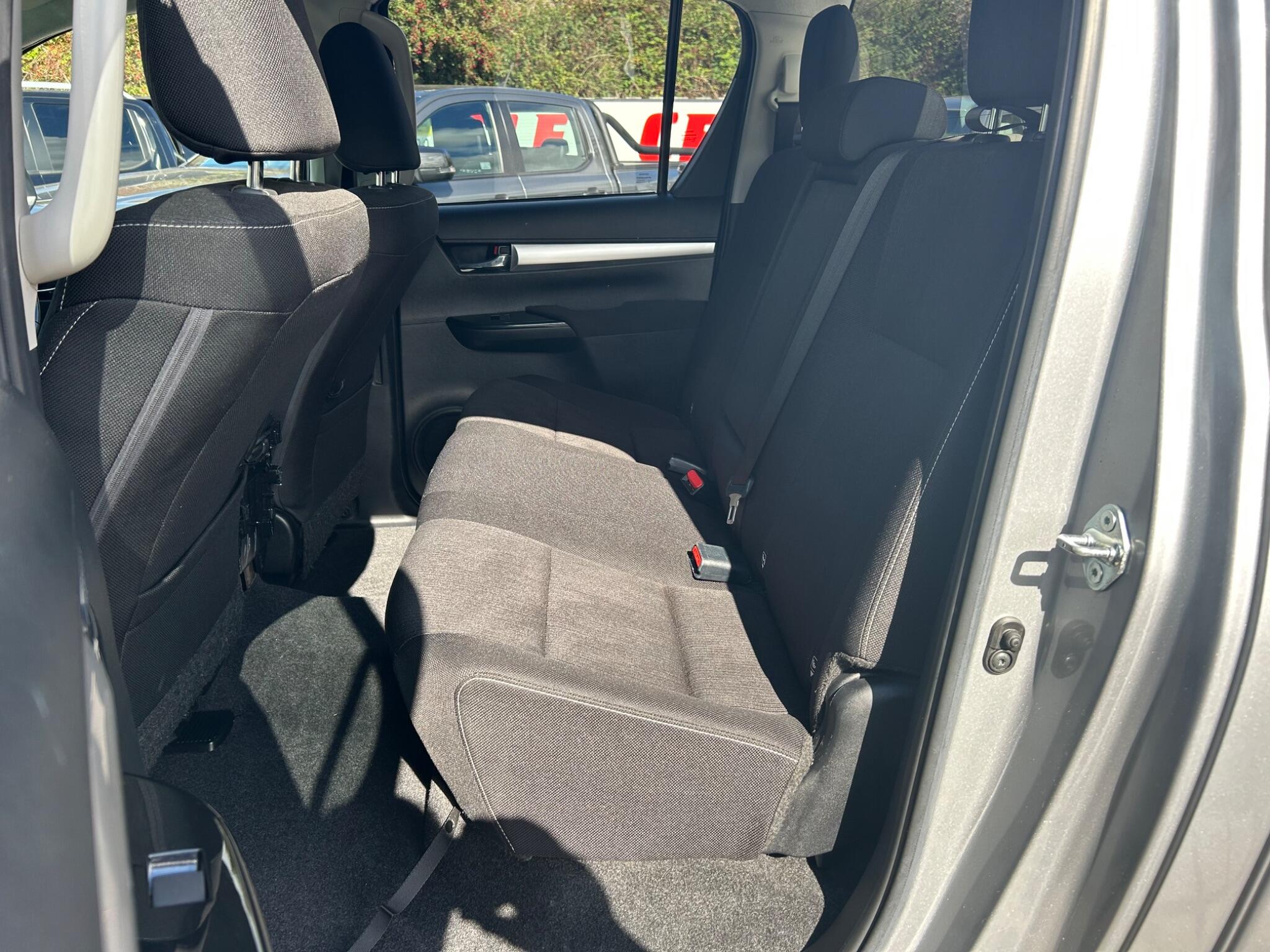 Toyota Hilux view 47