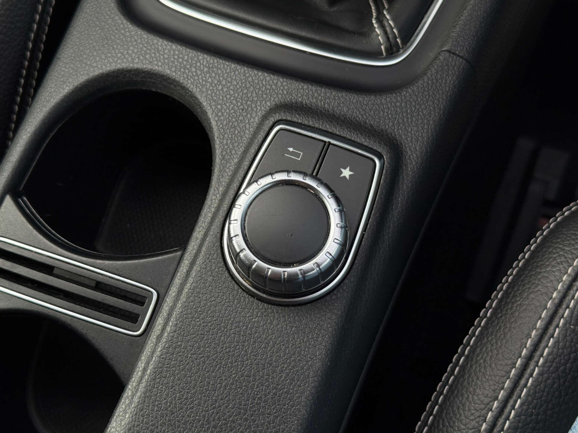 Mercedes-Benz GLA view 58
