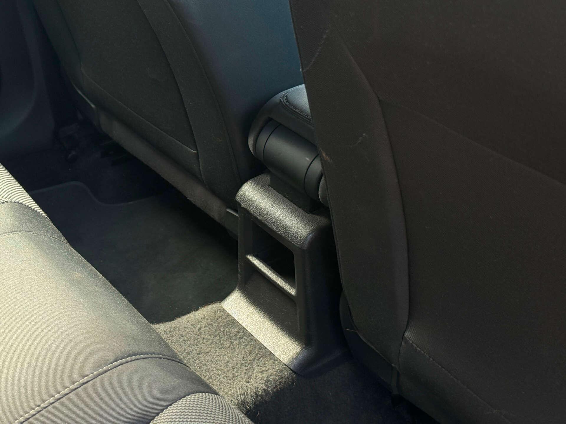 Audi Q2 view 31