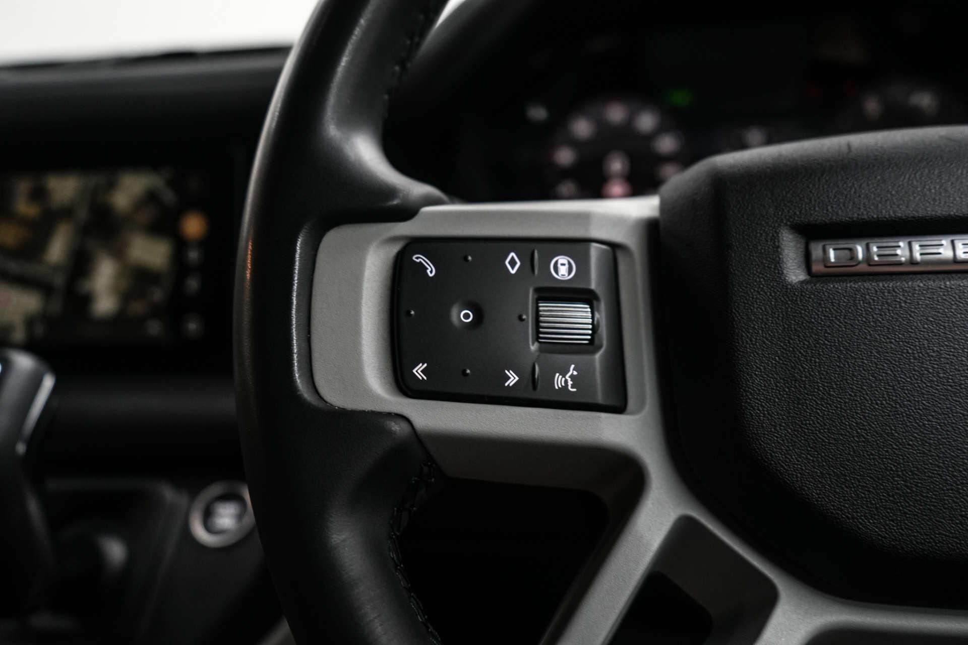 Land Rover Defender view 41