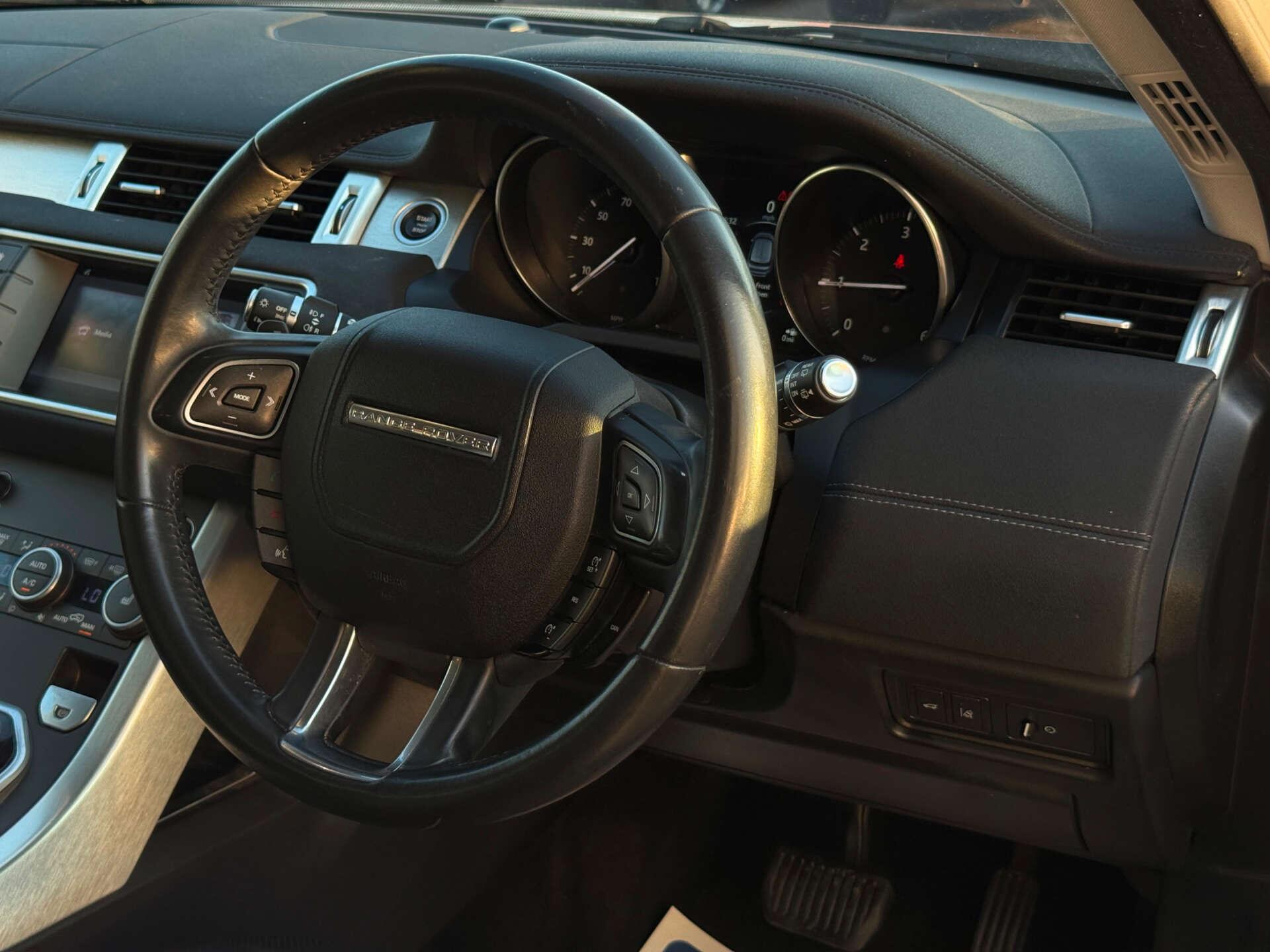 Land Rover Range Rover Evoque view 34