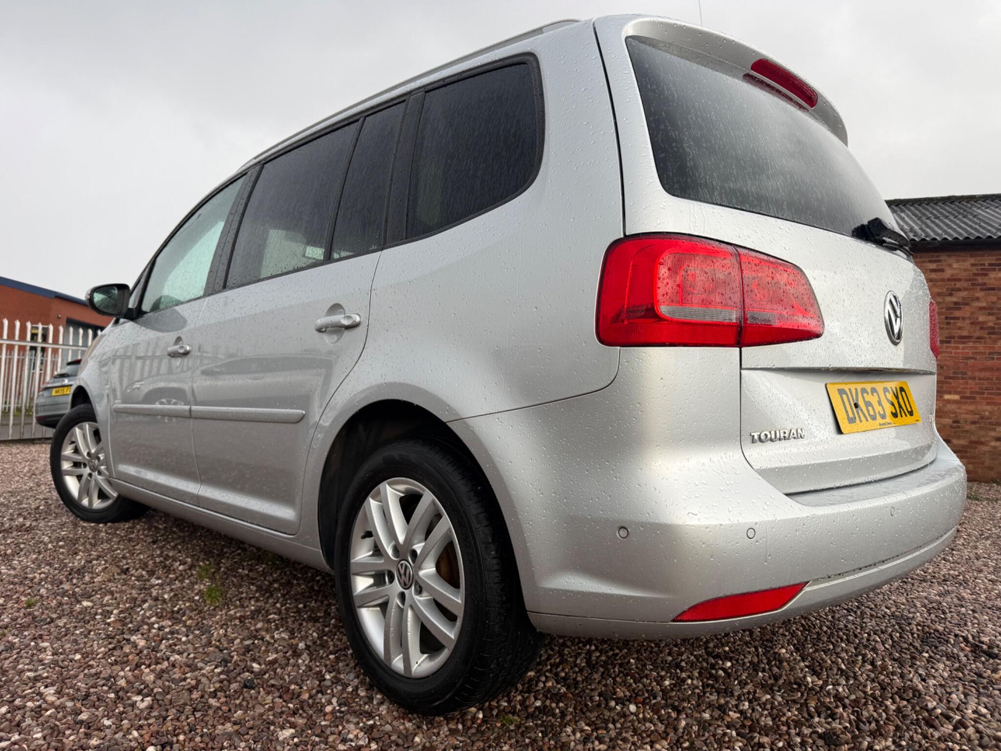 Volkswagen Touran view 16