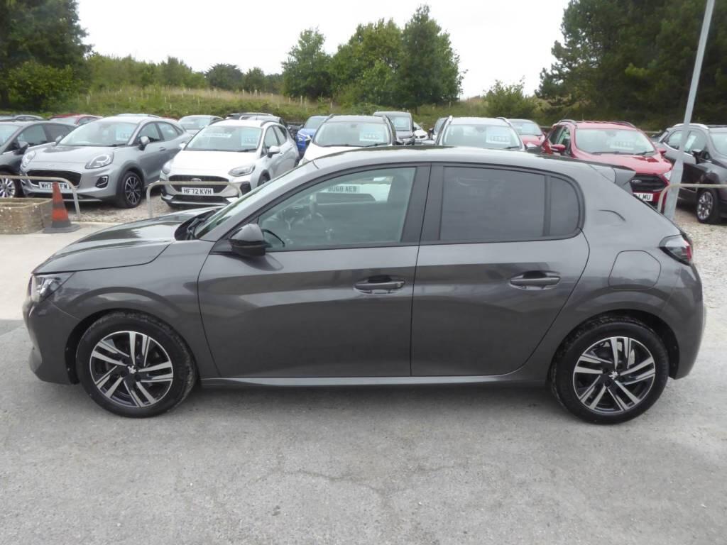 Peugeot 208 view 6