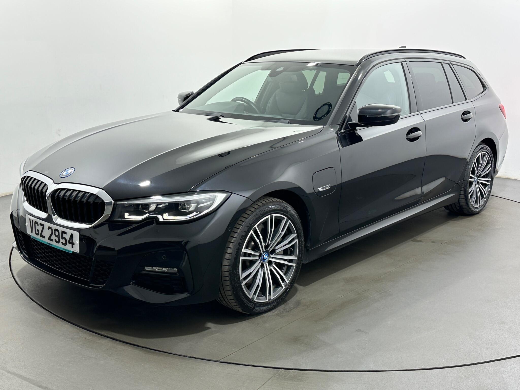 BMW 3 Series view 55