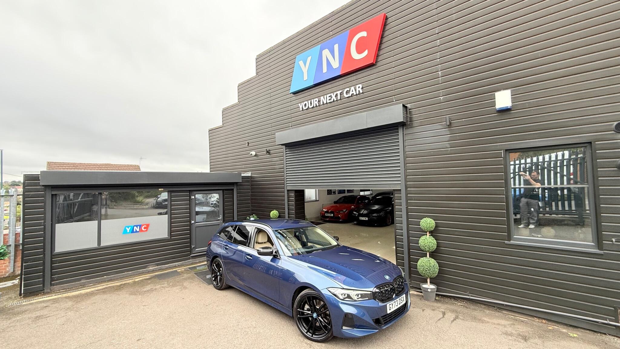 BMW 3 Series view 5