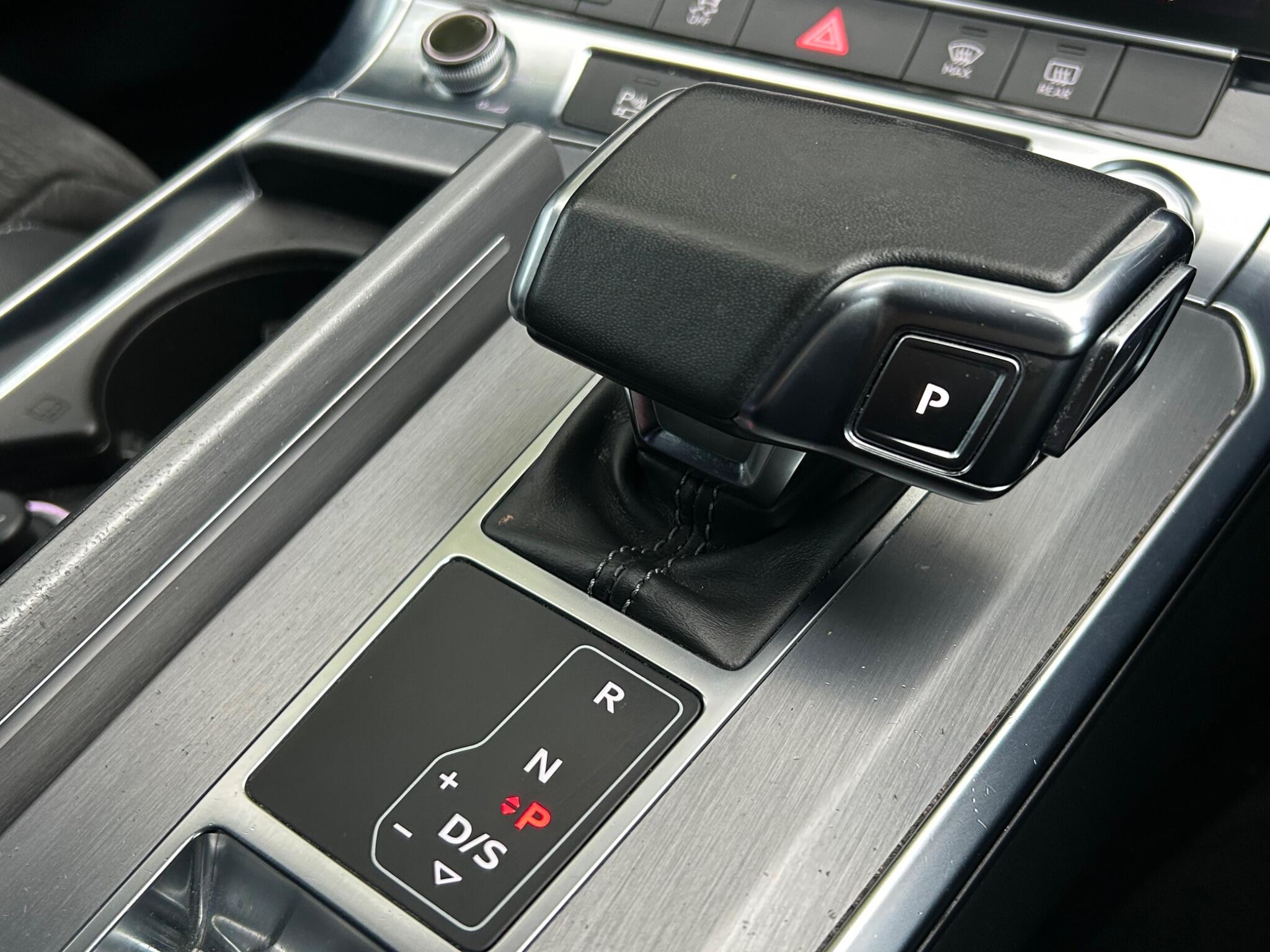 Audi A6 view 16
