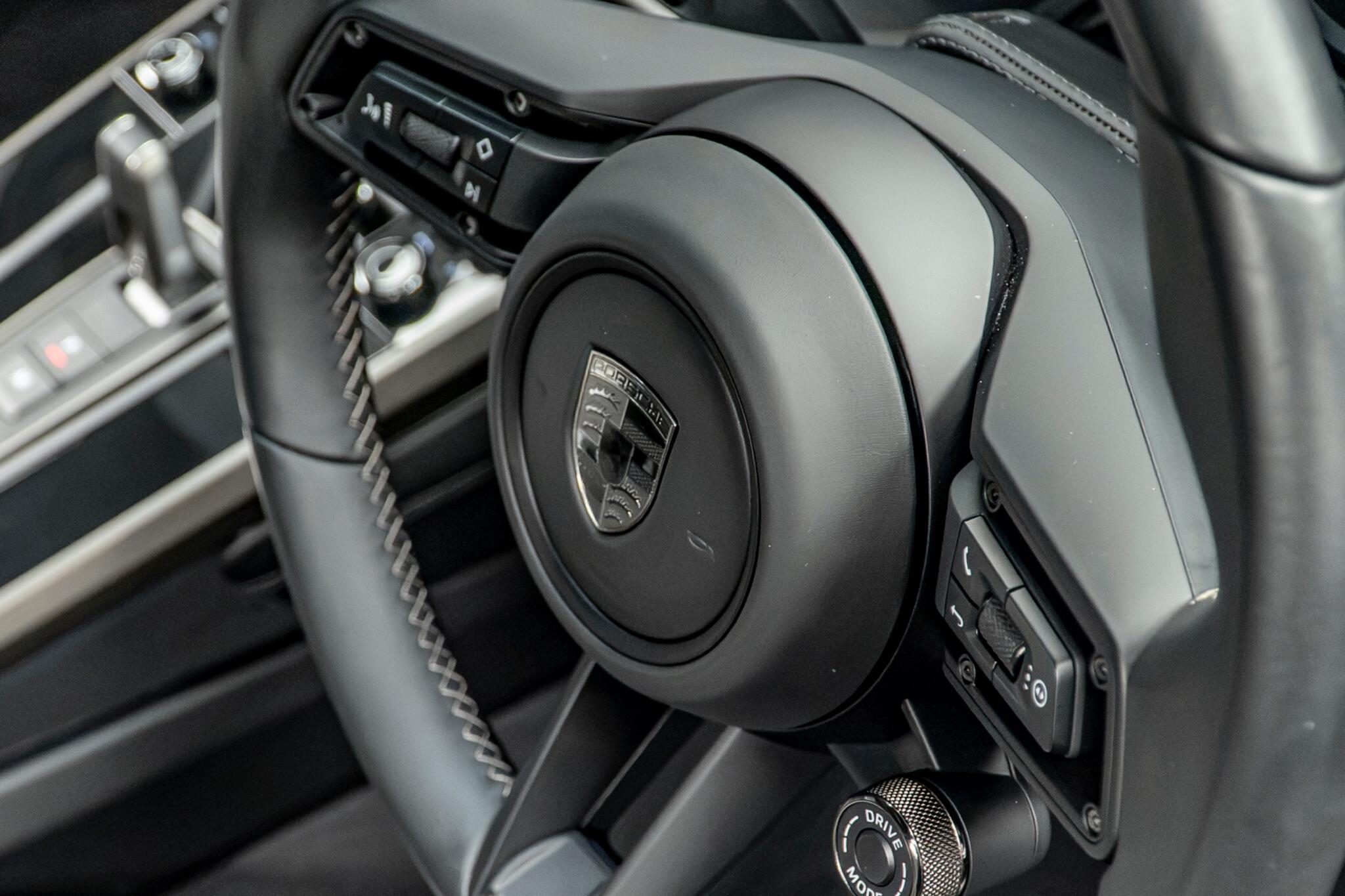 Porsche 911 view 37